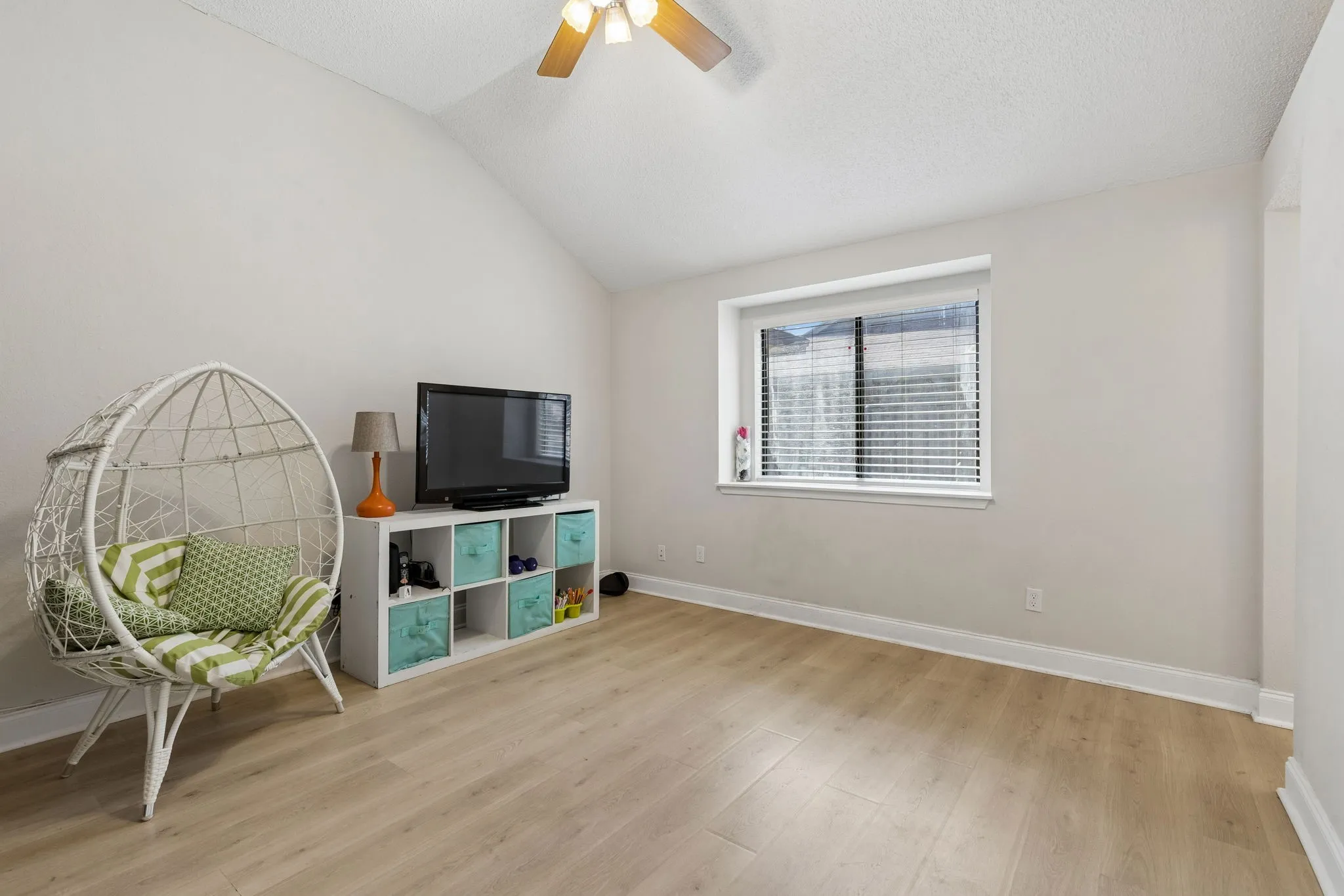 Single Family Residence For Sale in Dallas County , 7808 Cornell Drive, Rowlett, Texas 75088, 4 Bedroom, 3 Bathroom, Garage spaces, 1,735 Sqft, built in 1986, mls#21390685, Real Estate Agent in Rowlett, Homes For Sale in Dallas county, Homes For Sale in Rowlett, Realtor in Rowlett Texas, Real Estate Brokerage Independent Realty Texas, Luminita Cordes Realtor