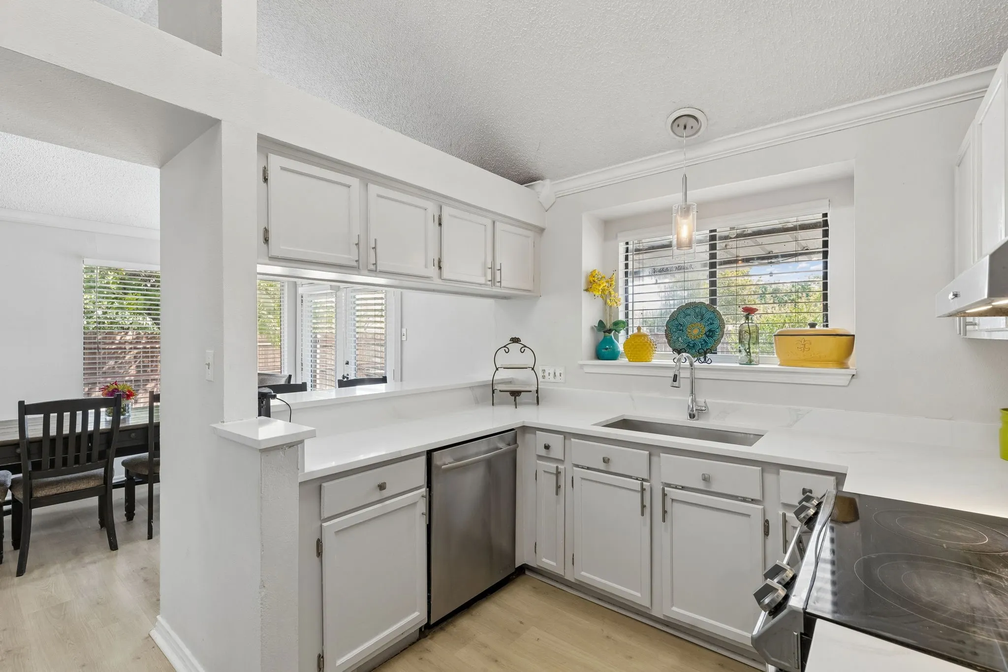 Single Family Residence For Sale in Dallas County , 7808 Cornell Drive, Rowlett, Texas 75088, 4 Bedroom, 3 Bathroom, Garage spaces, 1,735 Sqft, built in 1986, mls#21390685, Real Estate Agent in Rowlett, Homes For Sale in Dallas county, Homes For Sale in Rowlett, Realtor in Rowlett Texas, Real Estate Brokerage Independent Realty Texas, Luminita Cordes Realtor