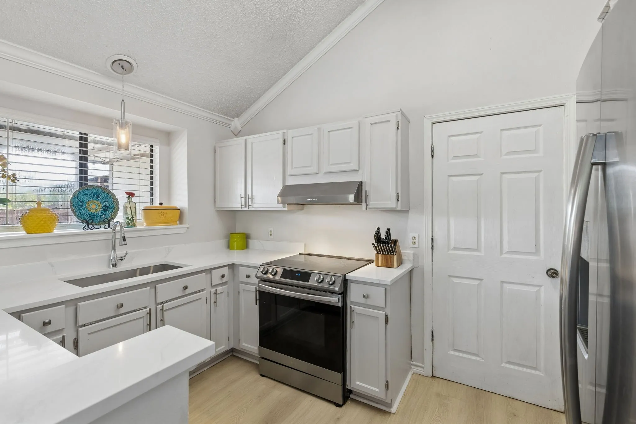 Single Family Residence For Sale in Dallas County , 7808 Cornell Drive, Rowlett, Texas 75088, 4 Bedroom, 3 Bathroom, Garage spaces, 1,735 Sqft, built in 1986, mls#21390685, Real Estate Agent in Rowlett, Homes For Sale in Dallas county, Homes For Sale in Rowlett, Realtor in Rowlett Texas, Real Estate Brokerage Independent Realty Texas, Luminita Cordes Realtor