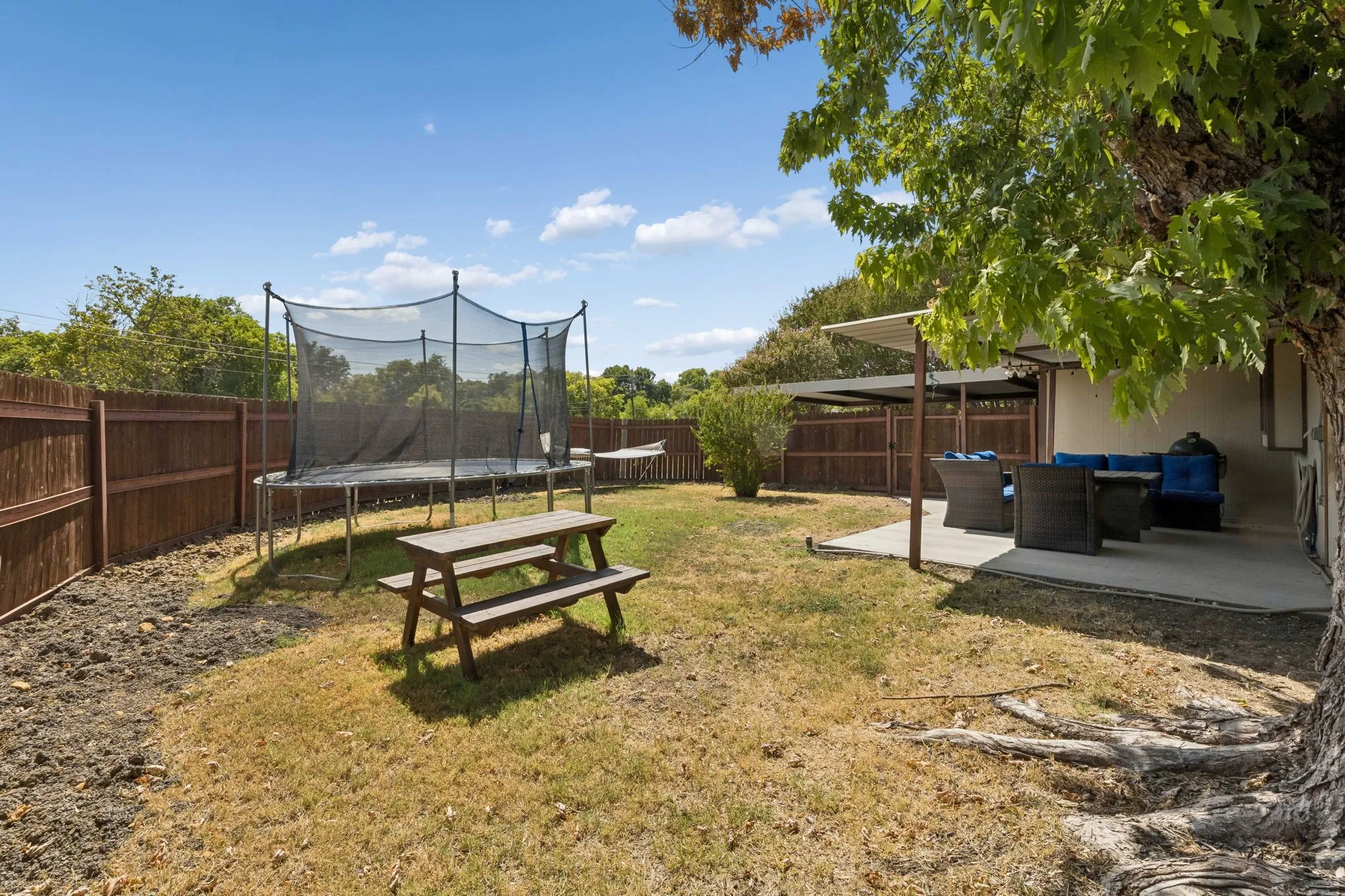 Single Family Residence For Sale in Dallas County , 7808 Cornell Drive, Rowlett, Texas 75088, 4 Bedroom, 3 Bathroom, Garage spaces, 1,735 Sqft, built in 1986, mls#21390685, Real Estate Agent in Rowlett, Homes For Sale in Dallas county, Homes For Sale in Rowlett, Realtor in Rowlett Texas, Real Estate Brokerage Independent Realty Texas, Luminita Cordes Realtor
