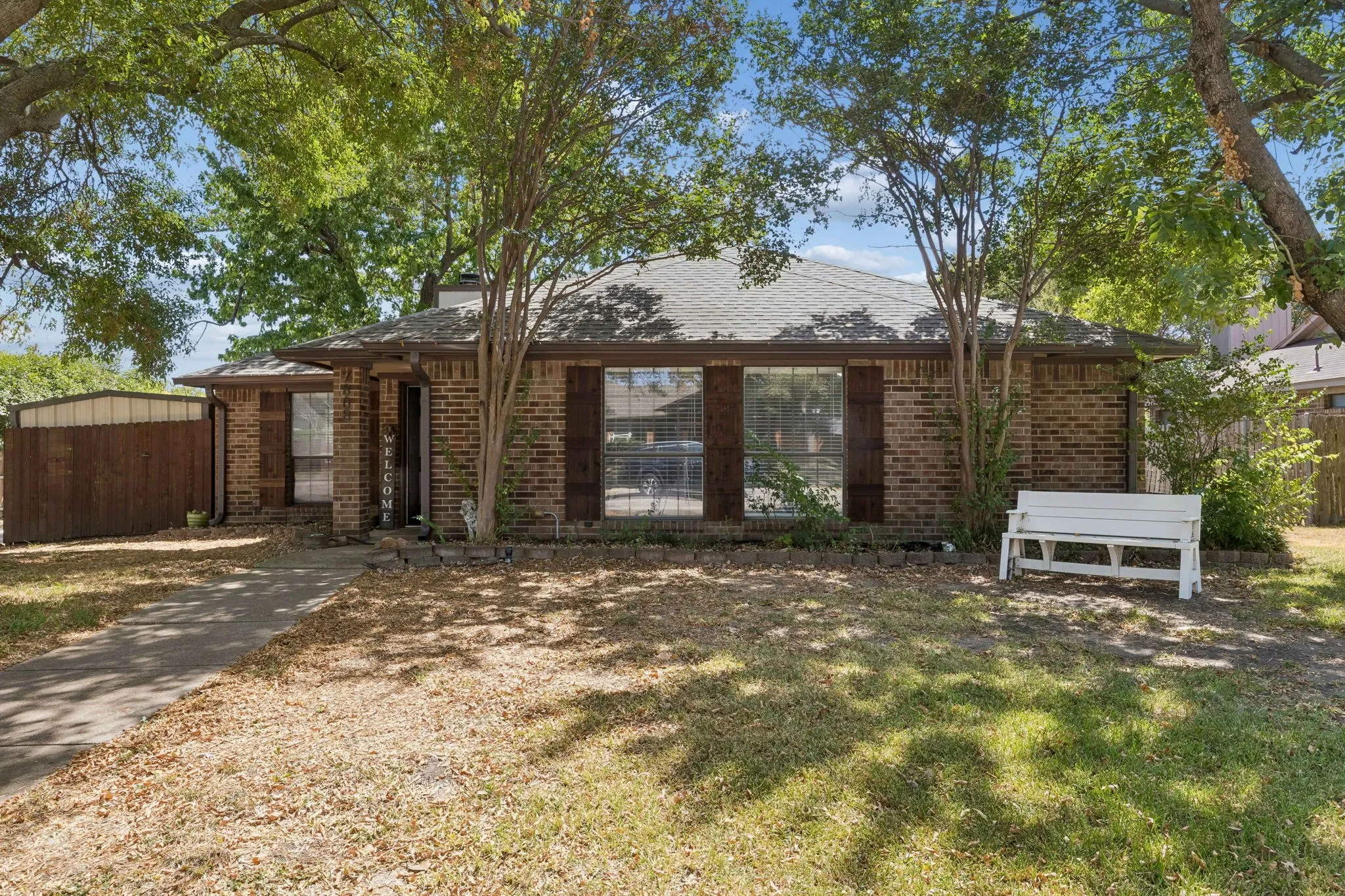 Single Family Residence For Sale in Dallas County , 7808 Cornell Drive, Rowlett, Texas 75088, 4 Bedroom, 3 Bathroom, Garage spaces, 1,735 Sqft, built in 1986, mls#21390685, Real Estate Agent in Rowlett, Homes For Sale in Dallas county, Homes For Sale in Rowlett, Realtor in Rowlett Texas, Real Estate Brokerage Independent Realty Texas, Luminita Cordes Realtor