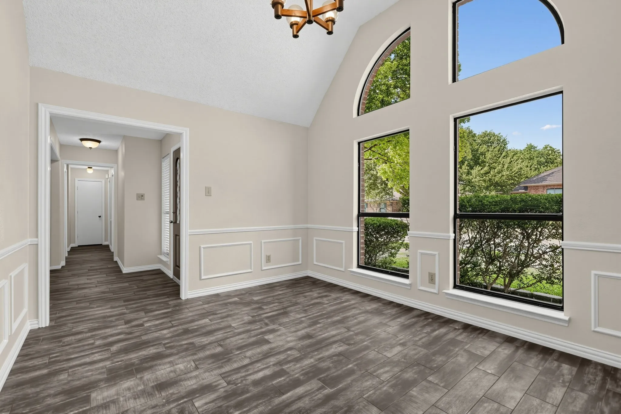 Single Family Residence For Sale in Dallas County , 2120 Springwood, Carrollton, Texas 75006, 4 Bedroom, 2 Bathroom, 2 Garage spaces, 1,985 Sqft, built in 1983, mls#21390725, Real Estate Agent in Carrollton, Homes For Sale in Dallas county, Homes For Sale in Carrollton, Realtor in Carrollton Texas, Real Estate Brokerage Independent Realty Texas, Luminita Cordes Realtor