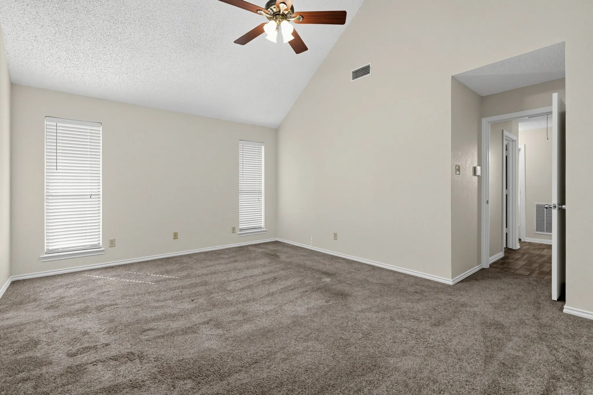 Single Family Residence For Sale in Dallas County , 2120 Springwood, Carrollton, Texas 75006, 4 Bedroom, 2 Bathroom, 2 Garage spaces, 1,985 Sqft, built in 1983, mls#21390725, Real Estate Agent in Carrollton, Homes For Sale in Dallas county, Homes For Sale in Carrollton, Realtor in Carrollton Texas, Real Estate Brokerage Independent Realty Texas, Luminita Cordes Realtor