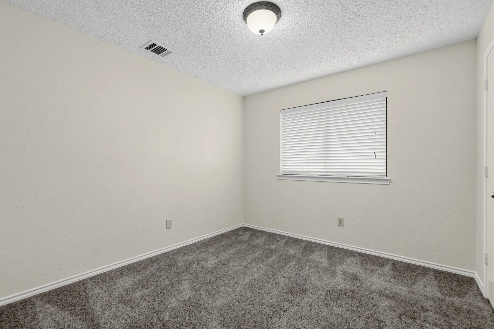 Single Family Residence For Sale in Dallas County , 2120 Springwood, Carrollton, Texas 75006, 4 Bedroom, 2 Bathroom, 2 Garage spaces, 1,985 Sqft, built in 1983, mls#21390725, Real Estate Agent in Carrollton, Homes For Sale in Dallas county, Homes For Sale in Carrollton, Realtor in Carrollton Texas, Real Estate Brokerage Independent Realty Texas, Luminita Cordes Realtor