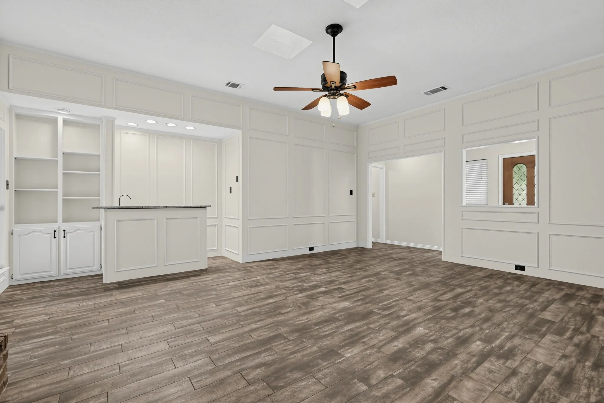 Single Family Residence For Sale in Dallas County , 2120 Springwood, Carrollton, Texas 75006, 4 Bedroom, 2 Bathroom, 2 Garage spaces, 1,985 Sqft, built in 1983, mls#21390725, Real Estate Agent in Carrollton, Homes For Sale in Dallas county, Homes For Sale in Carrollton, Realtor in Carrollton Texas, Real Estate Brokerage Independent Realty Texas, Luminita Cordes Realtor