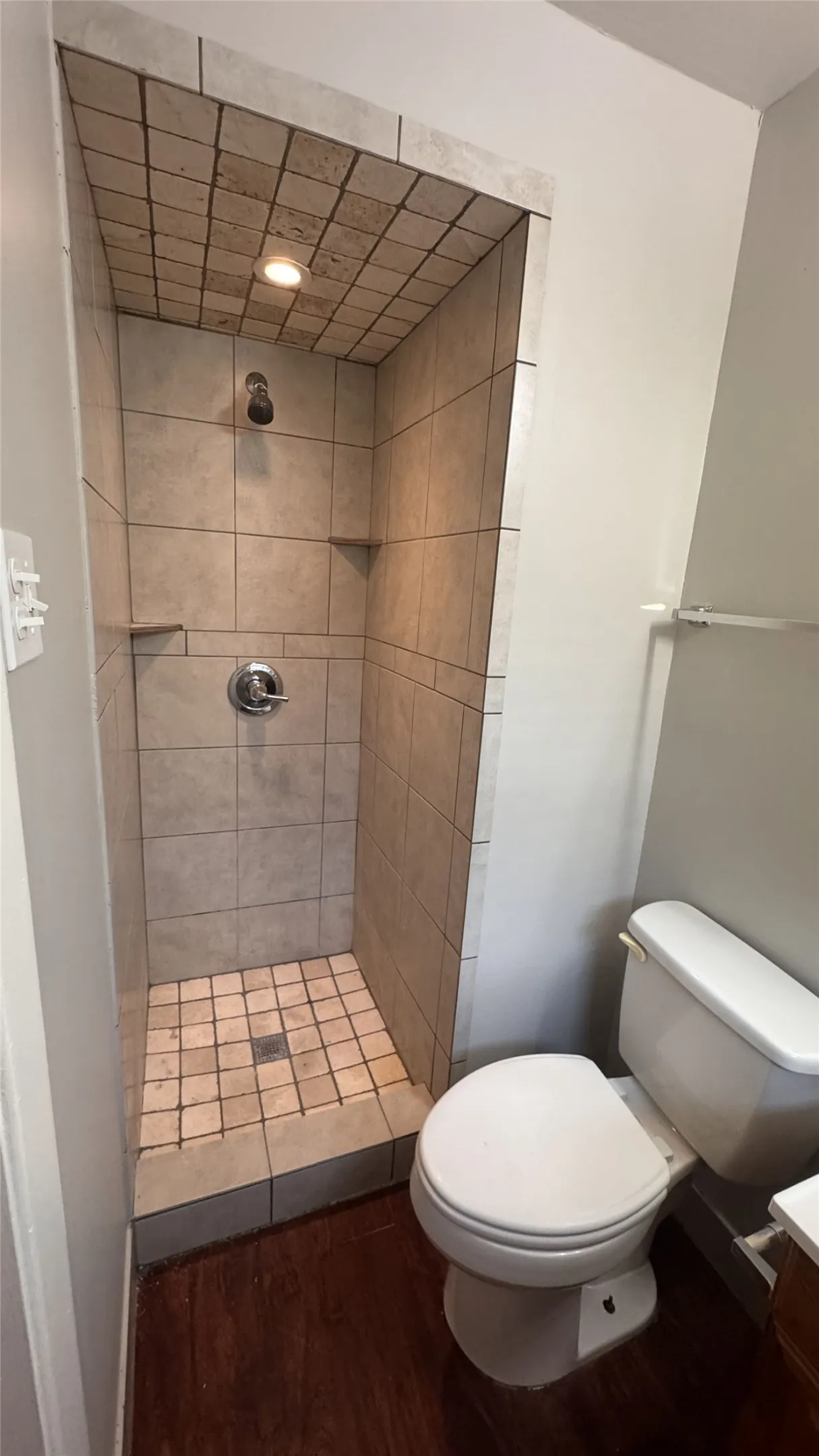 Single Family Residence For Rent in Dallas County , 214 E Carolyn Drive, Garland, Texas 75041, 3 Bedroom, 2 Bathroom, 1 Garage spaces, 1,128 Sqft, built in 1958, mls#21390019, Real Estate Agent in Garland, Homes For Rent in Dallas county, Homes For Rent in Garland, Realtor in Garland Texas, Real Estate Brokerage Independent Realty Texas, Luminita Cordes Realtor