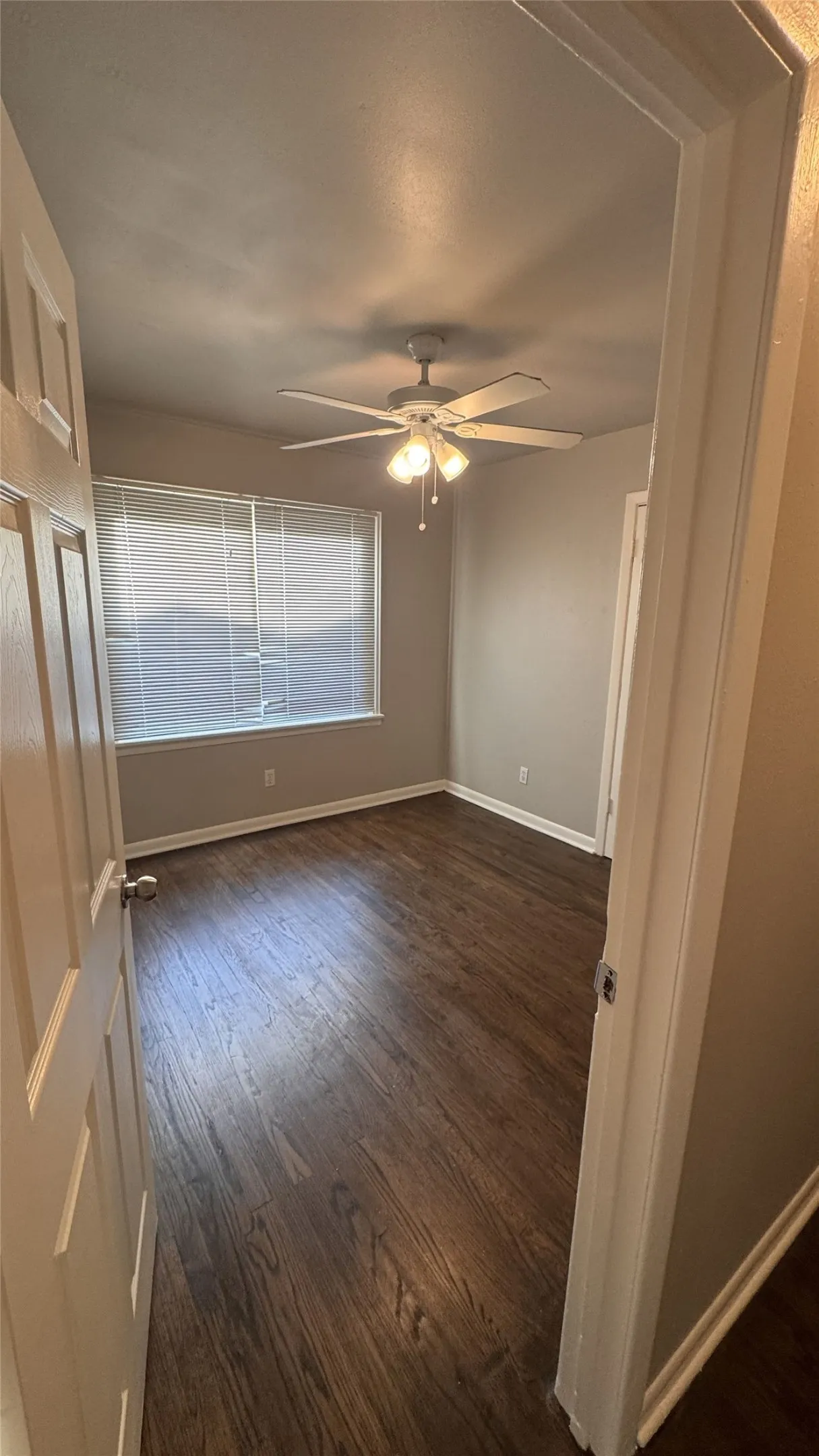 Single Family Residence For Rent in Dallas County , 214 E Carolyn Drive, Garland, Texas 75041, 3 Bedroom, 2 Bathroom, 1 Garage spaces, 1,128 Sqft, built in 1958, mls#21390019, Real Estate Agent in Garland, Homes For Rent in Dallas county, Homes For Rent in Garland, Realtor in Garland Texas, Real Estate Brokerage Independent Realty Texas, Luminita Cordes Realtor