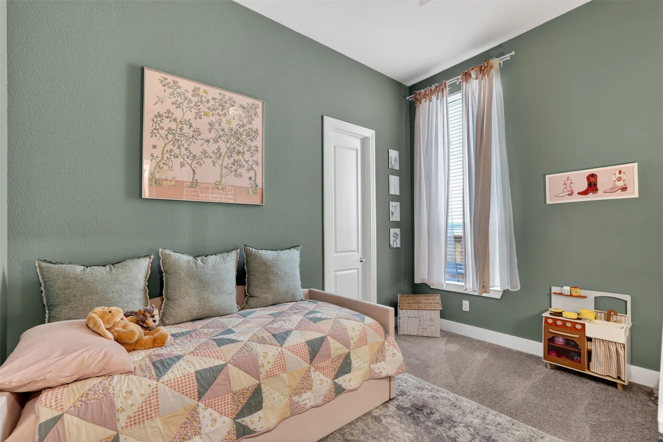 4th Bedroom with ensuite bathroom