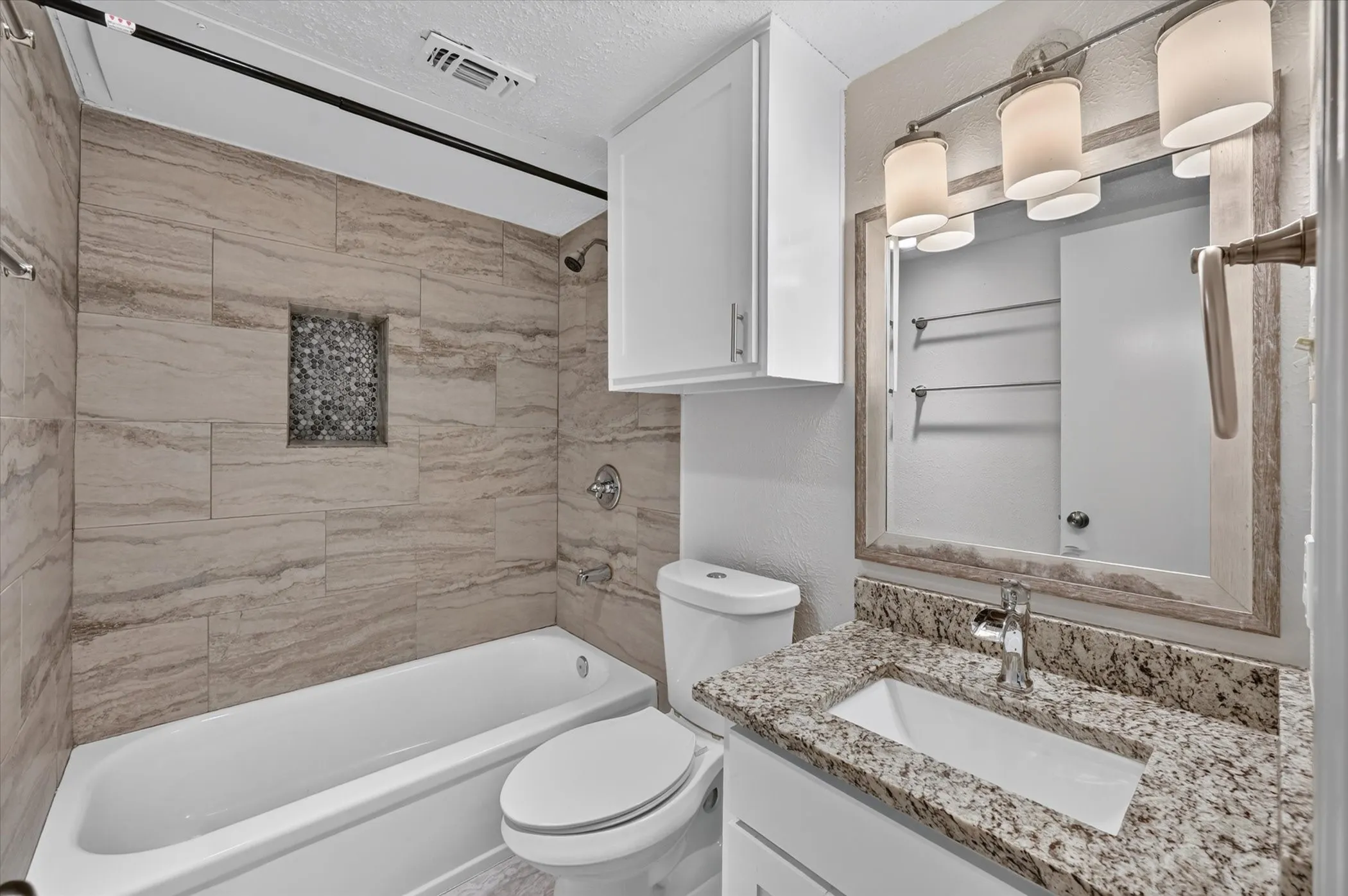 Condominium For Sale in Dallas County , 8550 Fair Oaks Crossing 112, Dallas, Texas 75243, 2 Bedroom, 3 Bathroom, Garage spaces, 1,133 Sqft, built in 1982, mls#21390282, Real Estate Agent in Dallas, Homes For Sale in Dallas county, Homes For Sale in Dallas, Realtor in Dallas Texas, Real Estate Brokerage Independent Realty Texas, Luminita Cordes Realtor