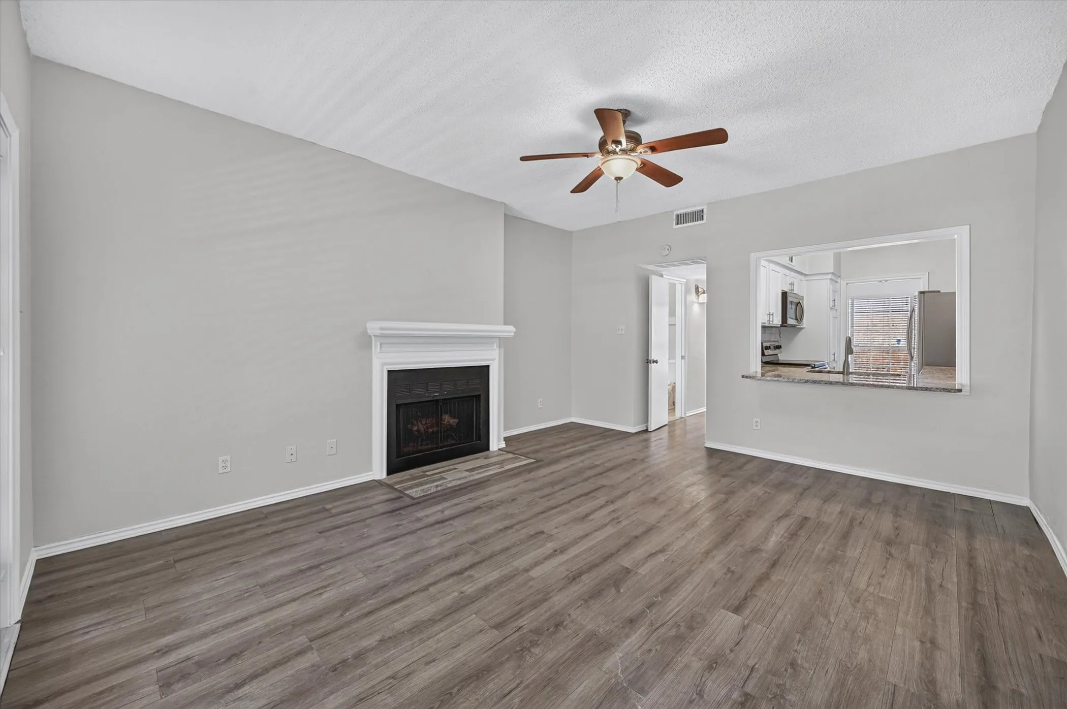 Condominium For Sale in Dallas County , 8550 Fair Oaks Crossing 112, Dallas, Texas 75243, 2 Bedroom, 3 Bathroom, Garage spaces, 1,133 Sqft, built in 1982, mls#21390282, Real Estate Agent in Dallas, Homes For Sale in Dallas county, Homes For Sale in Dallas, Realtor in Dallas Texas, Real Estate Brokerage Independent Realty Texas, Luminita Cordes Realtor
