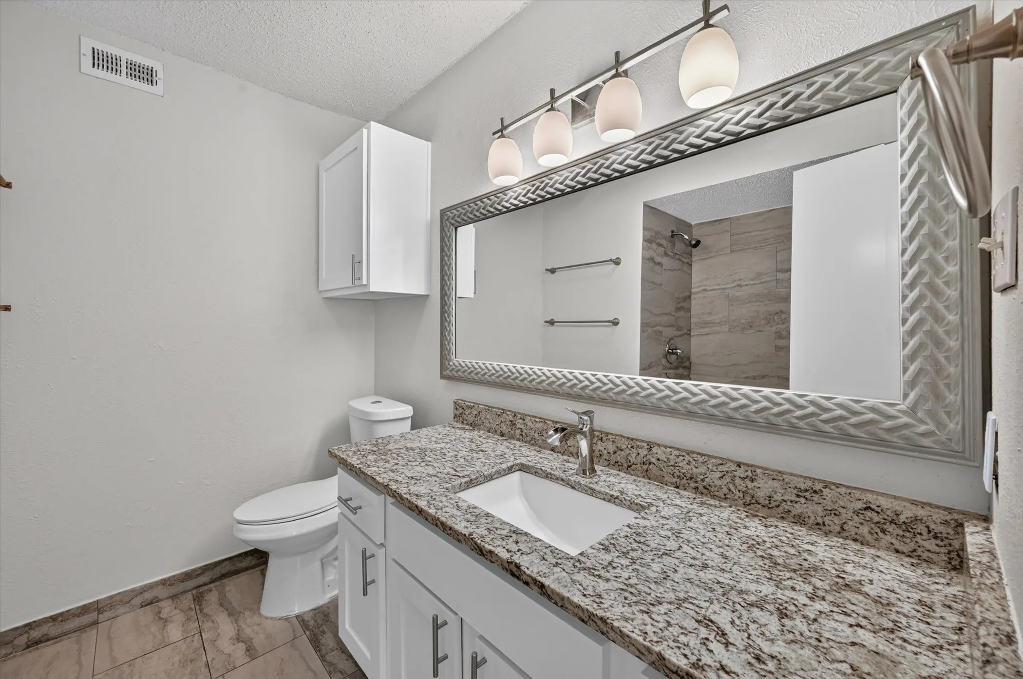 Condominium For Sale in Dallas County , 8550 Fair Oaks Crossing 112, Dallas, Texas 75243, 2 Bedroom, 3 Bathroom, Garage spaces, 1,133 Sqft, built in 1982, mls#21390282, Real Estate Agent in Dallas, Homes For Sale in Dallas county, Homes For Sale in Dallas, Realtor in Dallas Texas, Real Estate Brokerage Independent Realty Texas, Luminita Cordes Realtor