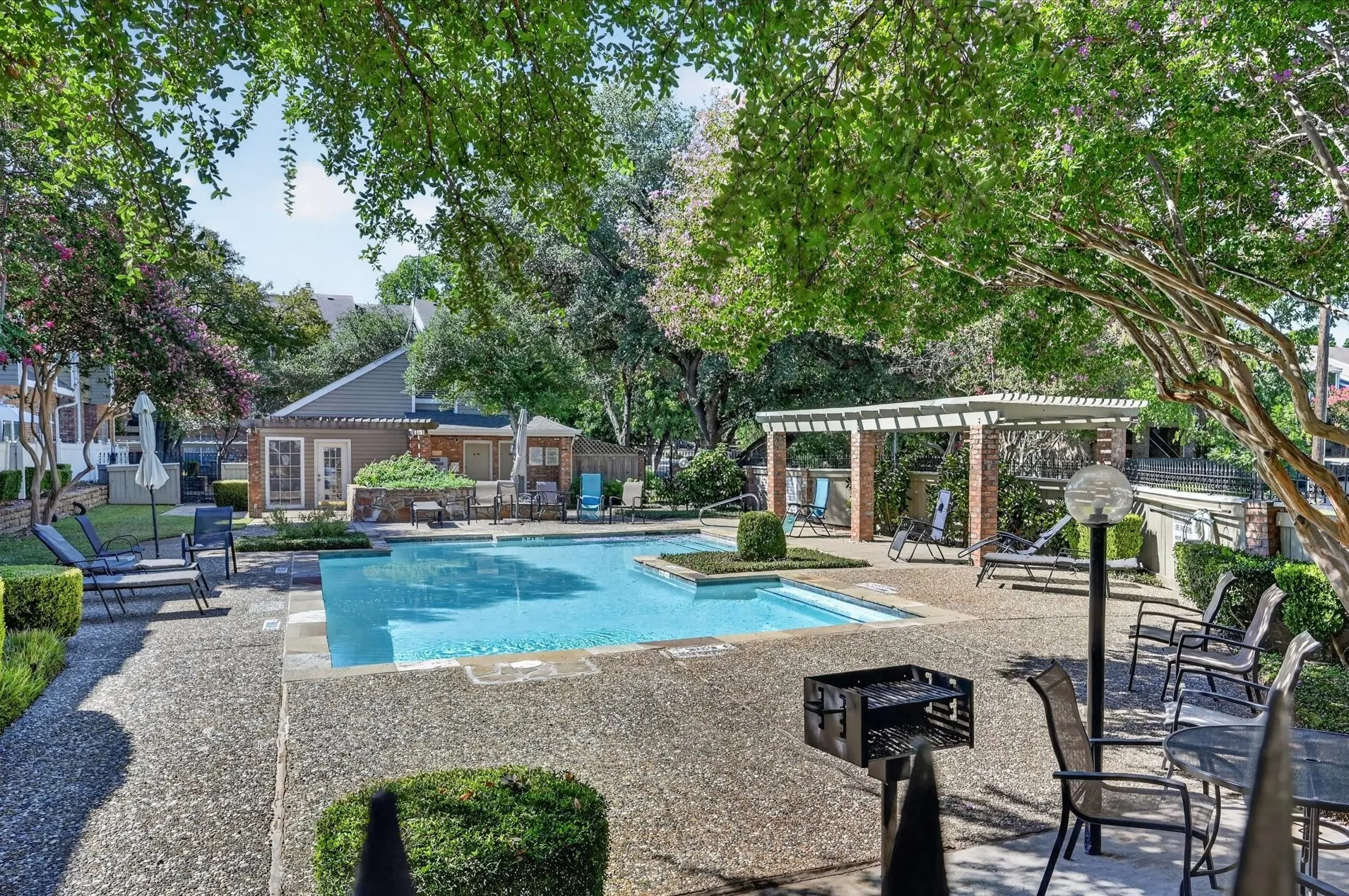 Condominium For Sale in Dallas County , 8550 Fair Oaks Crossing 112, Dallas, Texas 75243, 2 Bedroom, 3 Bathroom, Garage spaces, 1,133 Sqft, built in 1982, mls#21390282, Real Estate Agent in Dallas, Homes For Sale in Dallas county, Homes For Sale in Dallas, Realtor in Dallas Texas, Real Estate Brokerage Independent Realty Texas, Luminita Cordes Realtor