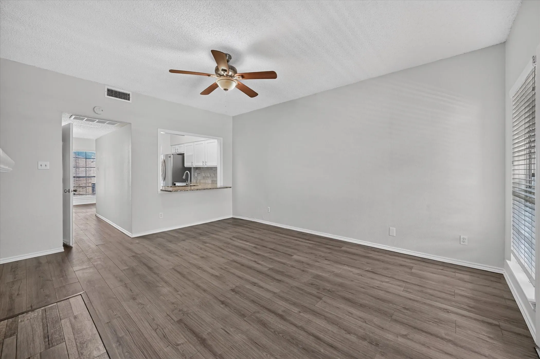 Condominium For Sale in Dallas County , 8550 Fair Oaks Crossing 112, Dallas, Texas 75243, 2 Bedroom, 3 Bathroom, Garage spaces, 1,133 Sqft, built in 1982, mls#21390282, Real Estate Agent in Dallas, Homes For Sale in Dallas county, Homes For Sale in Dallas, Realtor in Dallas Texas, Real Estate Brokerage Independent Realty Texas, Luminita Cordes Realtor