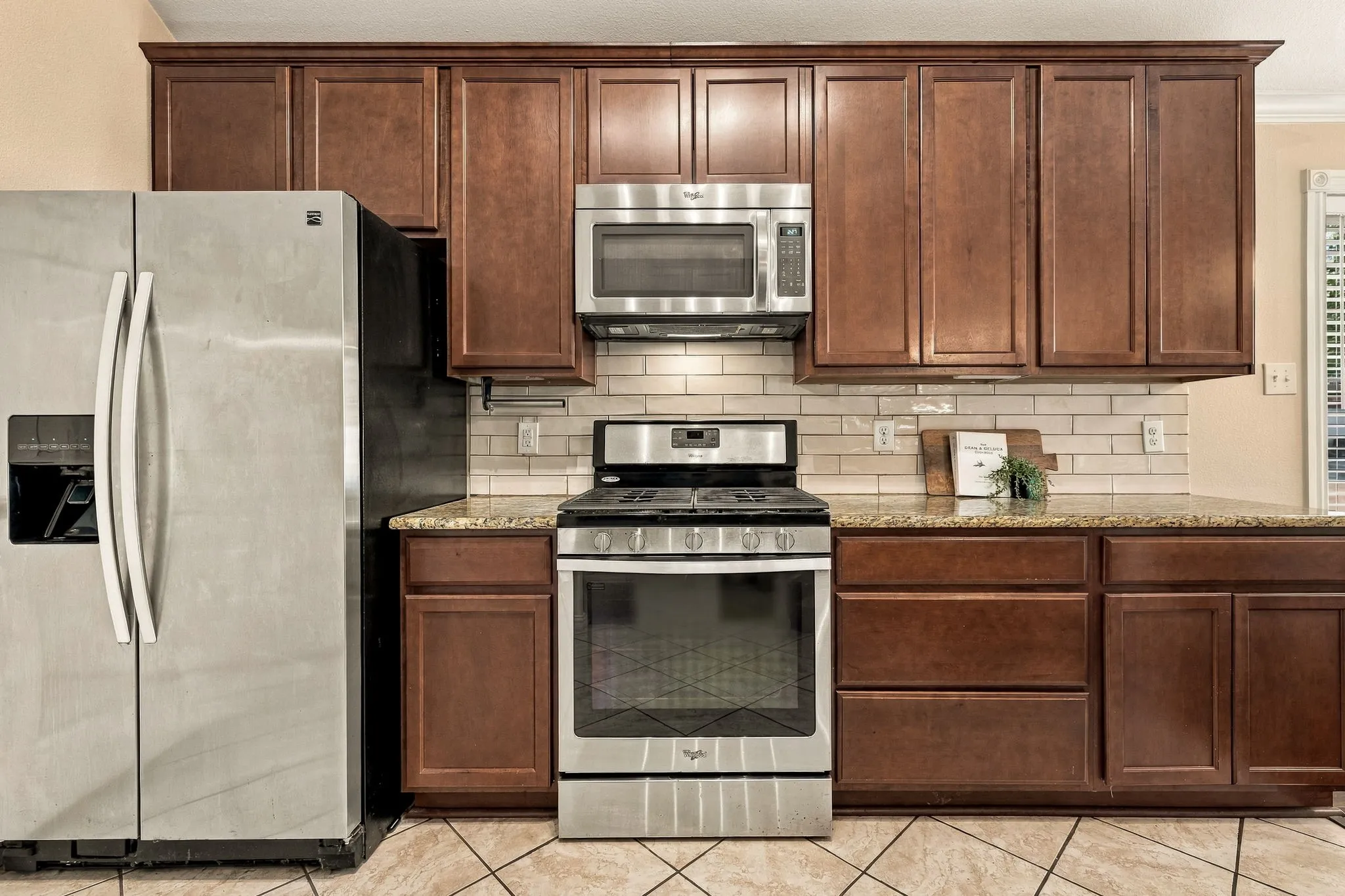 Single Family Residence For Sale in Dallas County , 1146 Calvert Drive, Cedar Hill, Texas 75104, 3 Bedroom, 2 Bathroom, 2 Garage spaces, 1,516 Sqft, built in 2015, mls#21384093, Real Estate Agent in Cedar Hill, Homes For Sale in Dallas county, Homes For Sale in Cedar Hill, Realtor in Cedar Hill Texas, Real Estate Brokerage Independent Realty Texas, Luminita Cordes Realtor
