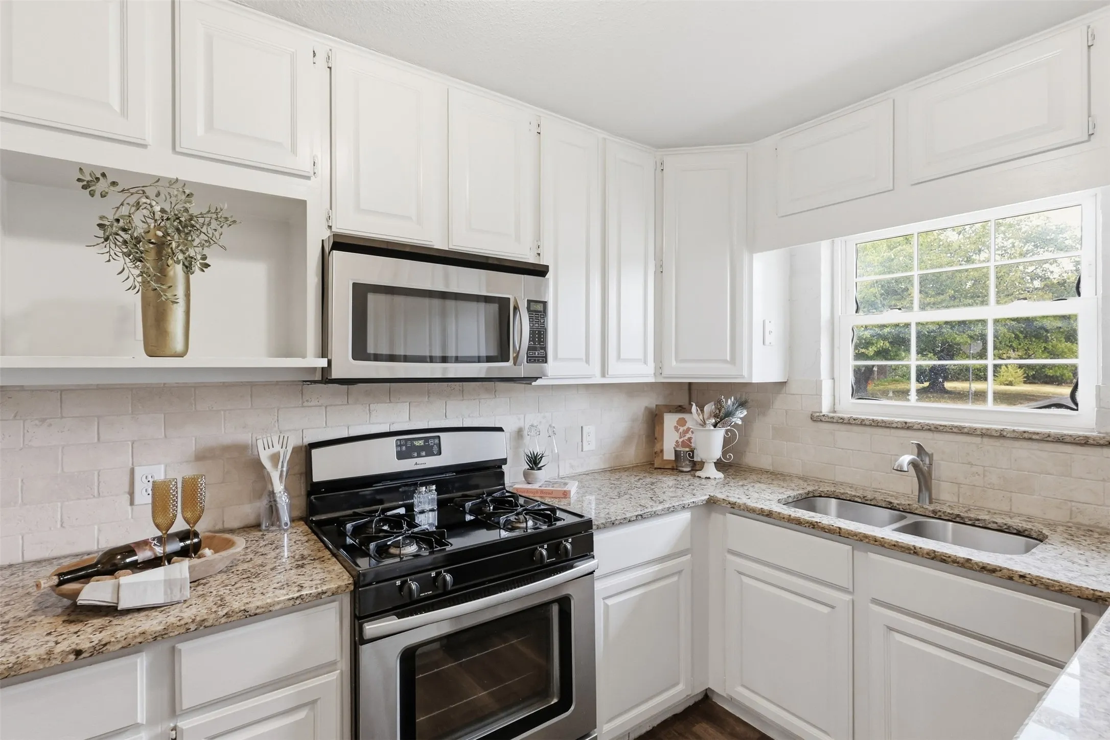 Single Family Residence For Sale in Tarrant County , 5012 Ira Street, Haltom City, Texas 76117, 3 Bedroom, 2 Bathroom, 2 Garage spaces, 1,285 Sqft, built in 1958, mls#21388927, Real Estate Agent in Haltom City, Homes For Sale in Tarrant county, Homes For Sale in Haltom City, Realtor in Haltom City Texas, Real Estate Brokerage Independent Realty Texas, Luminita Cordes Realtor