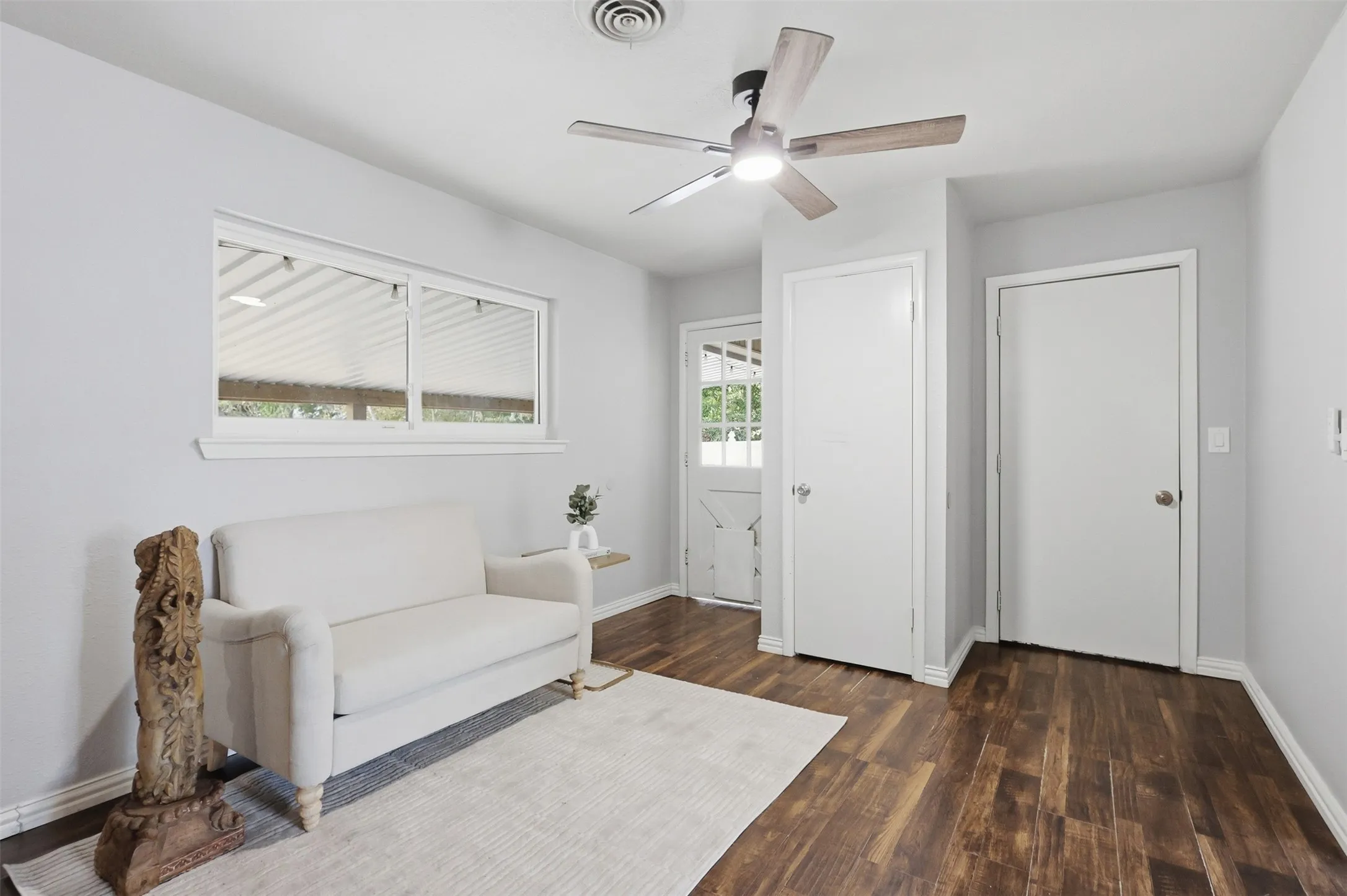 Single Family Residence For Sale in Tarrant County , 5012 Ira Street, Haltom City, Texas 76117, 3 Bedroom, 2 Bathroom, 2 Garage spaces, 1,285 Sqft, built in 1958, mls#21388927, Real Estate Agent in Haltom City, Homes For Sale in Tarrant county, Homes For Sale in Haltom City, Realtor in Haltom City Texas, Real Estate Brokerage Independent Realty Texas, Luminita Cordes Realtor