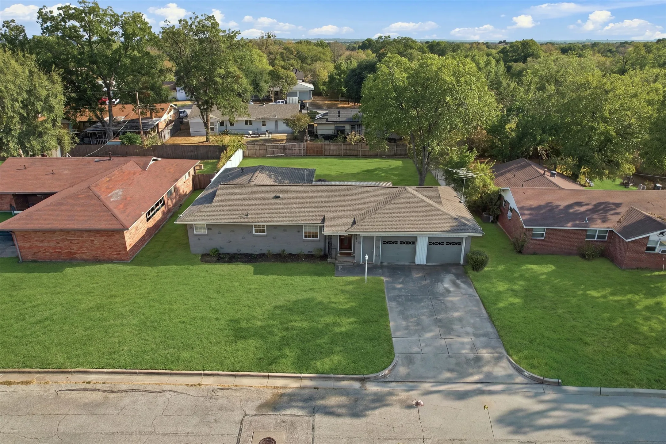 Single Family Residence For Sale in Tarrant County , 5012 Ira Street, Haltom City, Texas 76117, 3 Bedroom, 2 Bathroom, 2 Garage spaces, 1,285 Sqft, built in 1958, mls#21388927, Real Estate Agent in Haltom City, Homes For Sale in Tarrant county, Homes For Sale in Haltom City, Realtor in Haltom City Texas, Real Estate Brokerage Independent Realty Texas, Luminita Cordes Realtor