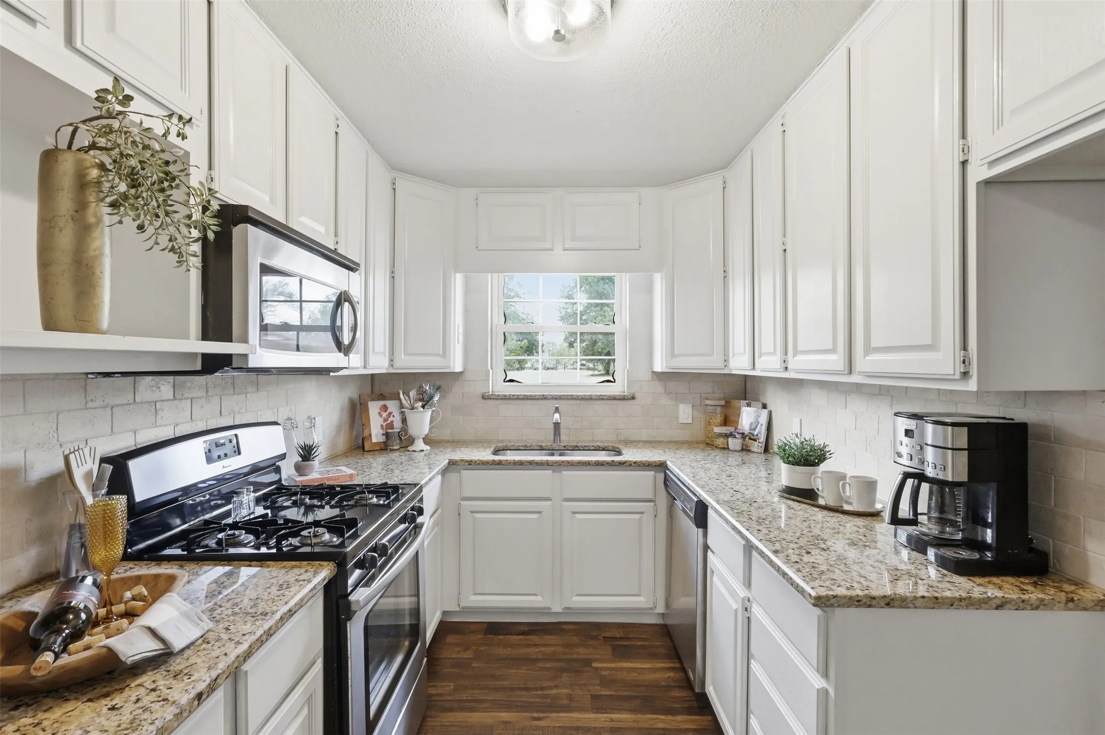 Single Family Residence For Sale in Tarrant County , 5012 Ira Street, Haltom City, Texas 76117, 3 Bedroom, 2 Bathroom, 2 Garage spaces, 1,285 Sqft, built in 1958, mls#21388927, Real Estate Agent in Haltom City, Homes For Sale in Tarrant county, Homes For Sale in Haltom City, Realtor in Haltom City Texas, Real Estate Brokerage Independent Realty Texas, Luminita Cordes Realtor