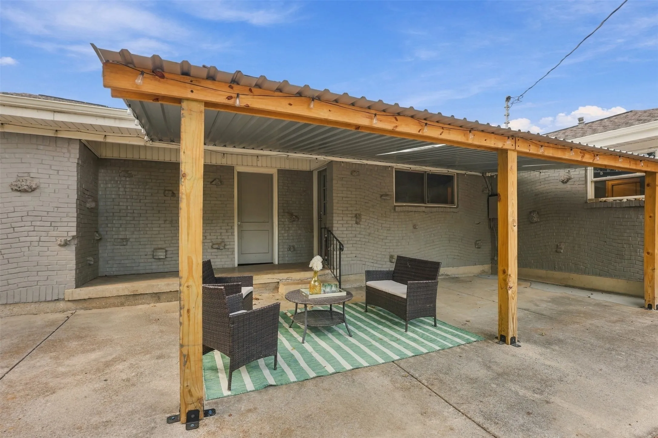 Single Family Residence For Sale in Tarrant County , 5012 Ira Street, Haltom City, Texas 76117, 3 Bedroom, 2 Bathroom, 2 Garage spaces, 1,285 Sqft, built in 1958, mls#21388927, Real Estate Agent in Haltom City, Homes For Sale in Tarrant county, Homes For Sale in Haltom City, Realtor in Haltom City Texas, Real Estate Brokerage Independent Realty Texas, Luminita Cordes Realtor