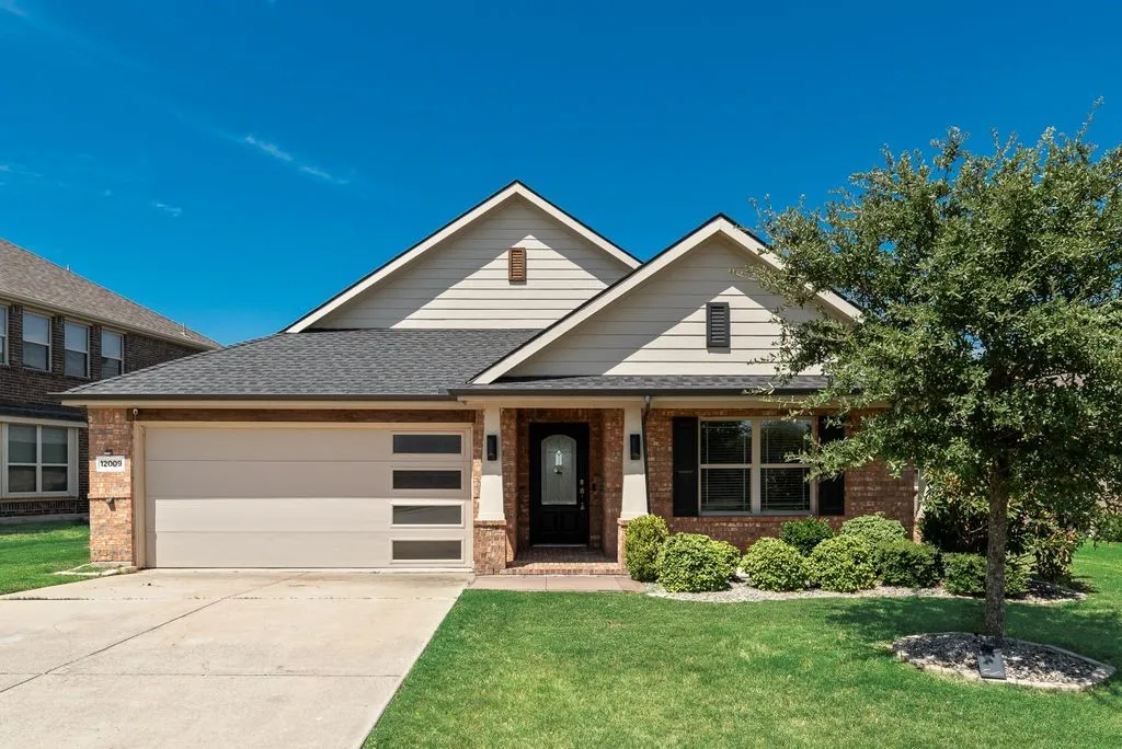 Single Family Residence For Rent in Denton County , 12009 Fairbanks Court, Frisco, Texas 75036, 4 Bedroom, 3 Bathroom, 2 Garage spaces, 2,143 Sqft, built in 2016, mls#21390688, Real Estate Agent in Frisco, Homes For Rent in Denton county, Homes For Rent in Frisco, Realtor in Frisco Texas, Real Estate Brokerage Independent Realty Texas, Luminita Cordes Realtor