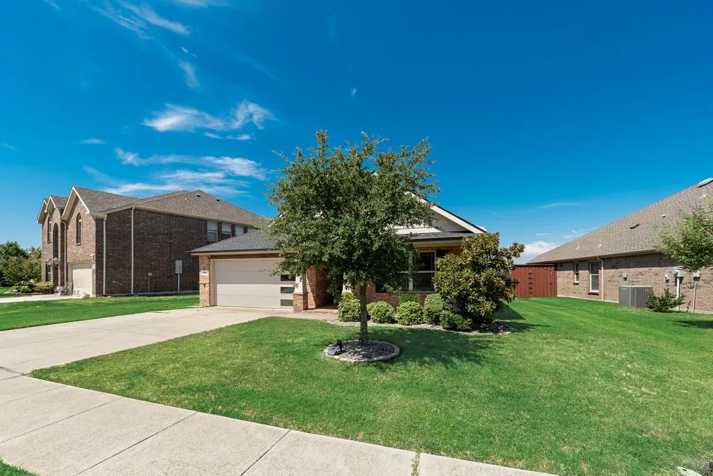 Single Family Residence For Rent in Denton County , 12009 Fairbanks Court, Frisco, Texas 75036, 4 Bedroom, 3 Bathroom, 2 Garage spaces, 2,143 Sqft, built in 2016, mls#21390688, Real Estate Agent in Frisco, Homes For Rent in Denton county, Homes For Rent in Frisco, Realtor in Frisco Texas, Real Estate Brokerage Independent Realty Texas, Luminita Cordes Realtor