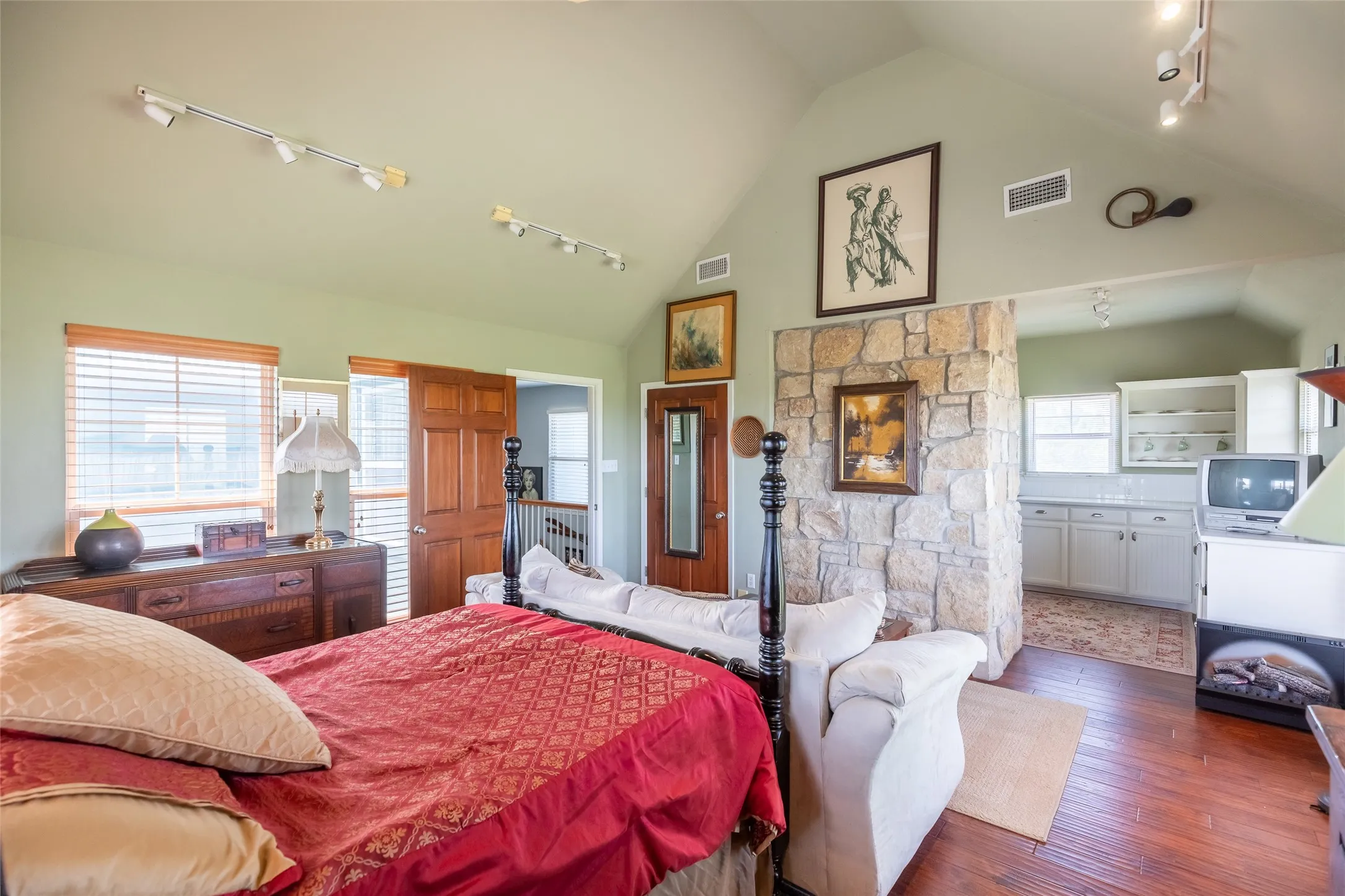 Single Family Residence For Sale in Taylor County , 245 Heinze Ranch Road, Tuscola, Texas 79562, 4 Bedroom, 3 Bathroom, Garage spaces, 2,380 Sqft, built in 2003, mls#21388574, Real Estate Agent in Tuscola, Homes For Sale in Taylor county, Homes For Sale in Tuscola, Realtor in Tuscola Texas, Real Estate Brokerage Independent Realty Texas, Luminita Cordes Realtor