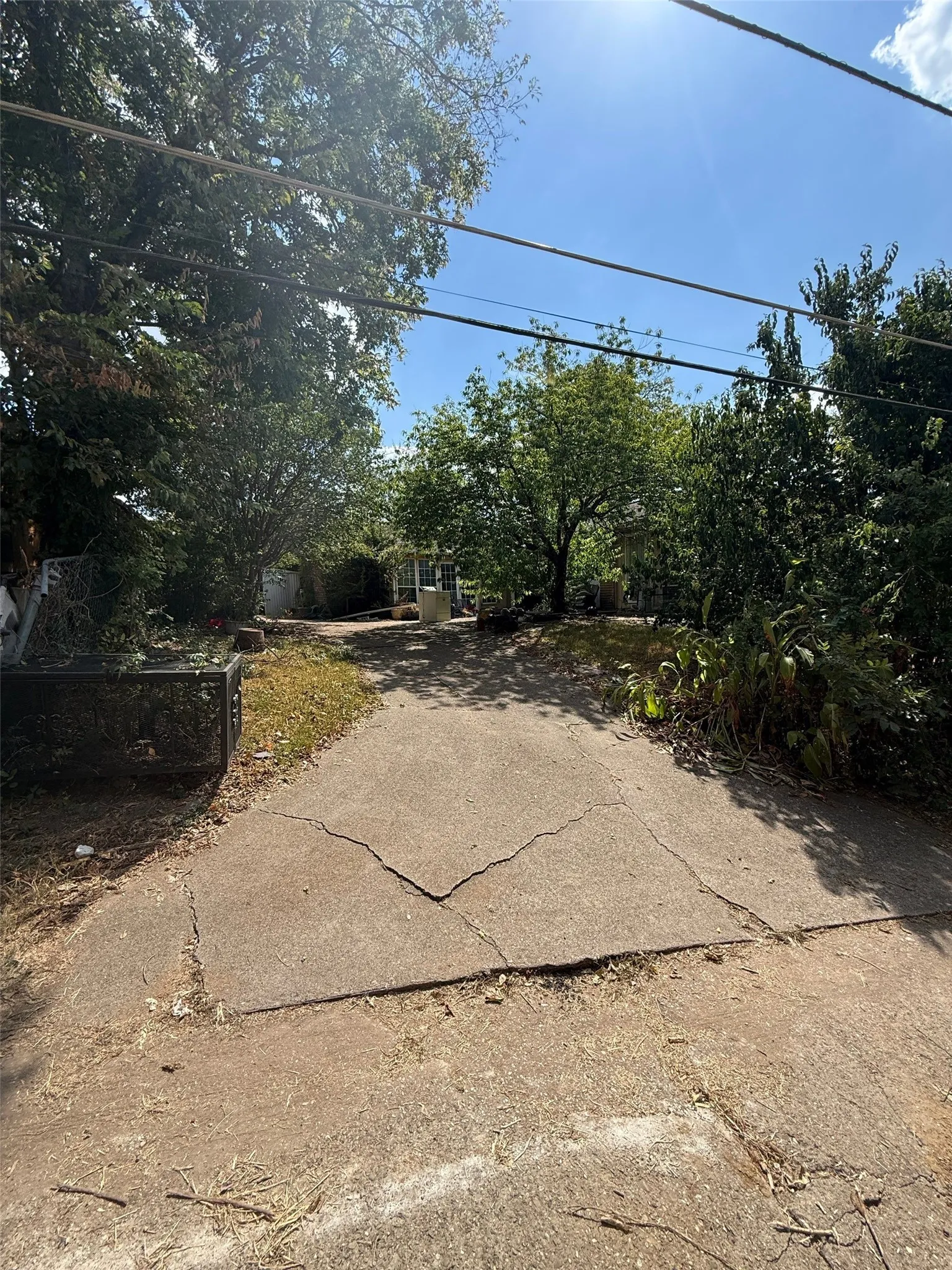 Single Family Residence For Sale in Dallas County , 5515 Glen Forest Lane, Dallas, Texas 75241, 4 Bedroom, 2 Bathroom, Garage spaces, 1,758 Sqft, built in 1964, mls#21390698, Real Estate Agent in Dallas, Homes For Sale in Dallas county, Homes For Sale in Dallas, Realtor in Dallas Texas, Real Estate Brokerage Independent Realty Texas, Luminita Cordes Realtor