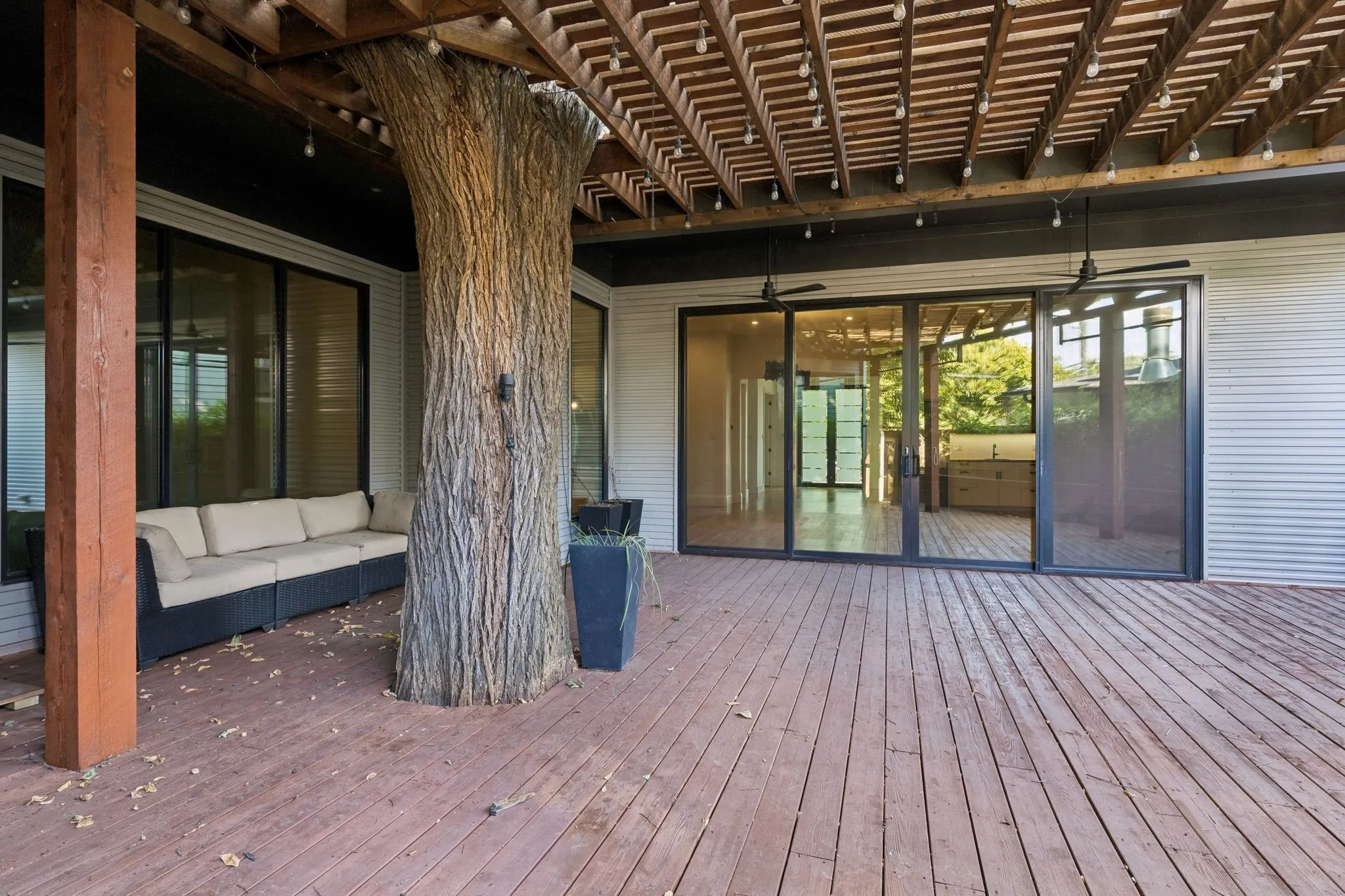 Single Family Residence For Rent in Dallas County , 8546 Glencrest Lane, Dallas, Texas 75209, 4 Bedroom, 5 Bathroom, 2 Garage spaces, 4,404 Sqft, built in 2020, mls#21390360, Real Estate Agent in Dallas, Homes For Rent in Dallas county, Homes For Rent in Dallas, Realtor in Dallas Texas, Real Estate Brokerage Independent Realty Texas, Luminita Cordes Realtor