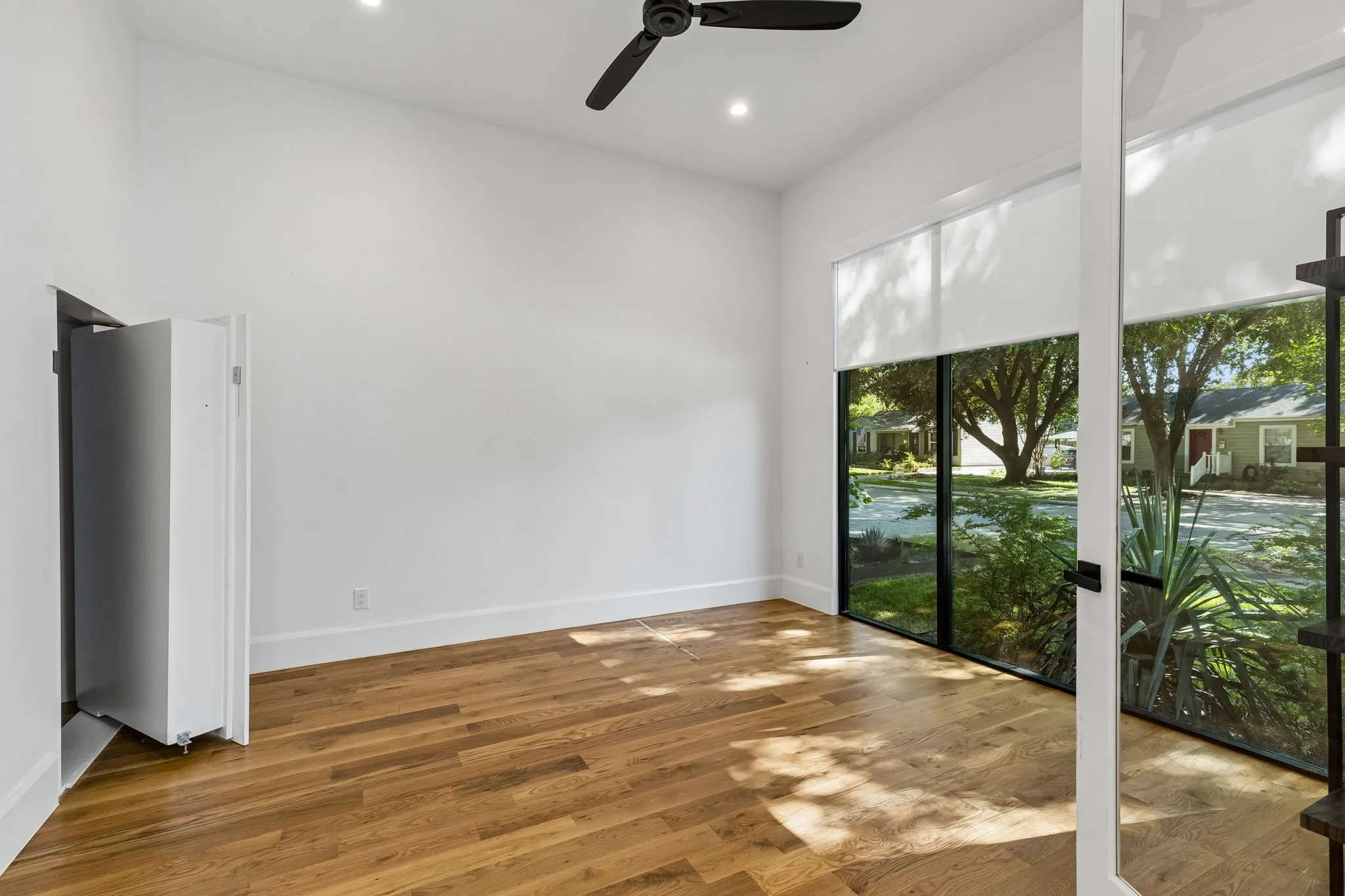 Single Family Residence For Rent in Dallas County , 8546 Glencrest Lane, Dallas, Texas 75209, 4 Bedroom, 5 Bathroom, 2 Garage spaces, 4,404 Sqft, built in 2020, mls#21390360, Real Estate Agent in Dallas, Homes For Rent in Dallas county, Homes For Rent in Dallas, Realtor in Dallas Texas, Real Estate Brokerage Independent Realty Texas, Luminita Cordes Realtor