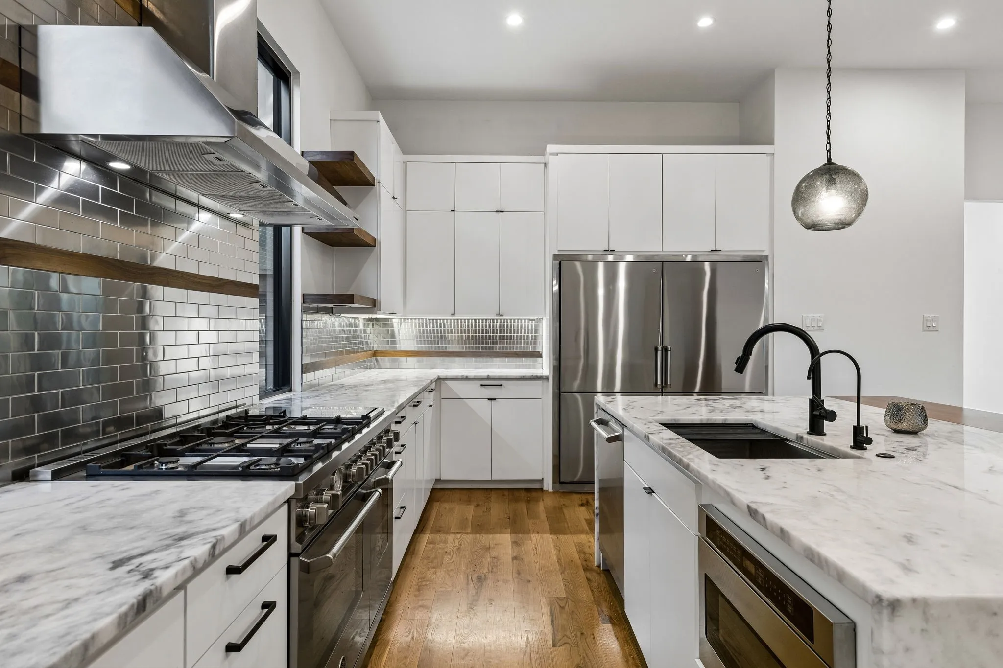 Single Family Residence For Rent in Dallas County , 8546 Glencrest Lane, Dallas, Texas 75209, 4 Bedroom, 5 Bathroom, 2 Garage spaces, 4,404 Sqft, built in 2020, mls#21390360, Real Estate Agent in Dallas, Homes For Rent in Dallas county, Homes For Rent in Dallas, Realtor in Dallas Texas, Real Estate Brokerage Independent Realty Texas, Luminita Cordes Realtor