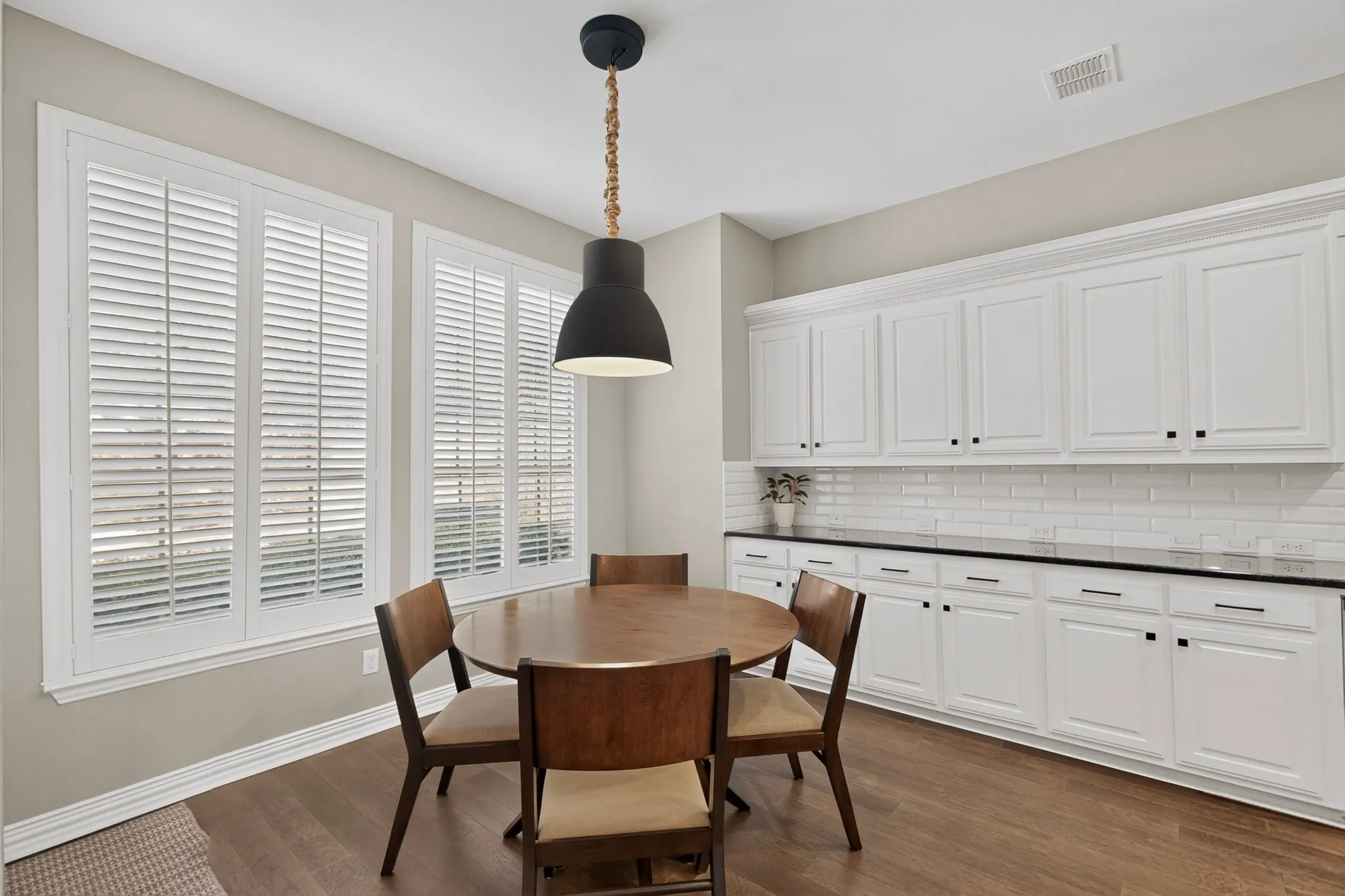 Single Family Residence For Sale in Collin County , 1921 Armstrong Drive, Allen, Texas 75002, 4 Bedroom, 4 Bathroom, 3 Garage spaces, 4,217 Sqft, built in 2001, mls#21390717, Real Estate Agent in Allen, Homes For Sale in Collin county, Homes For Sale in Allen, Realtor in Allen Texas, Real Estate Brokerage Independent Realty Texas, Luminita Cordes Realtor