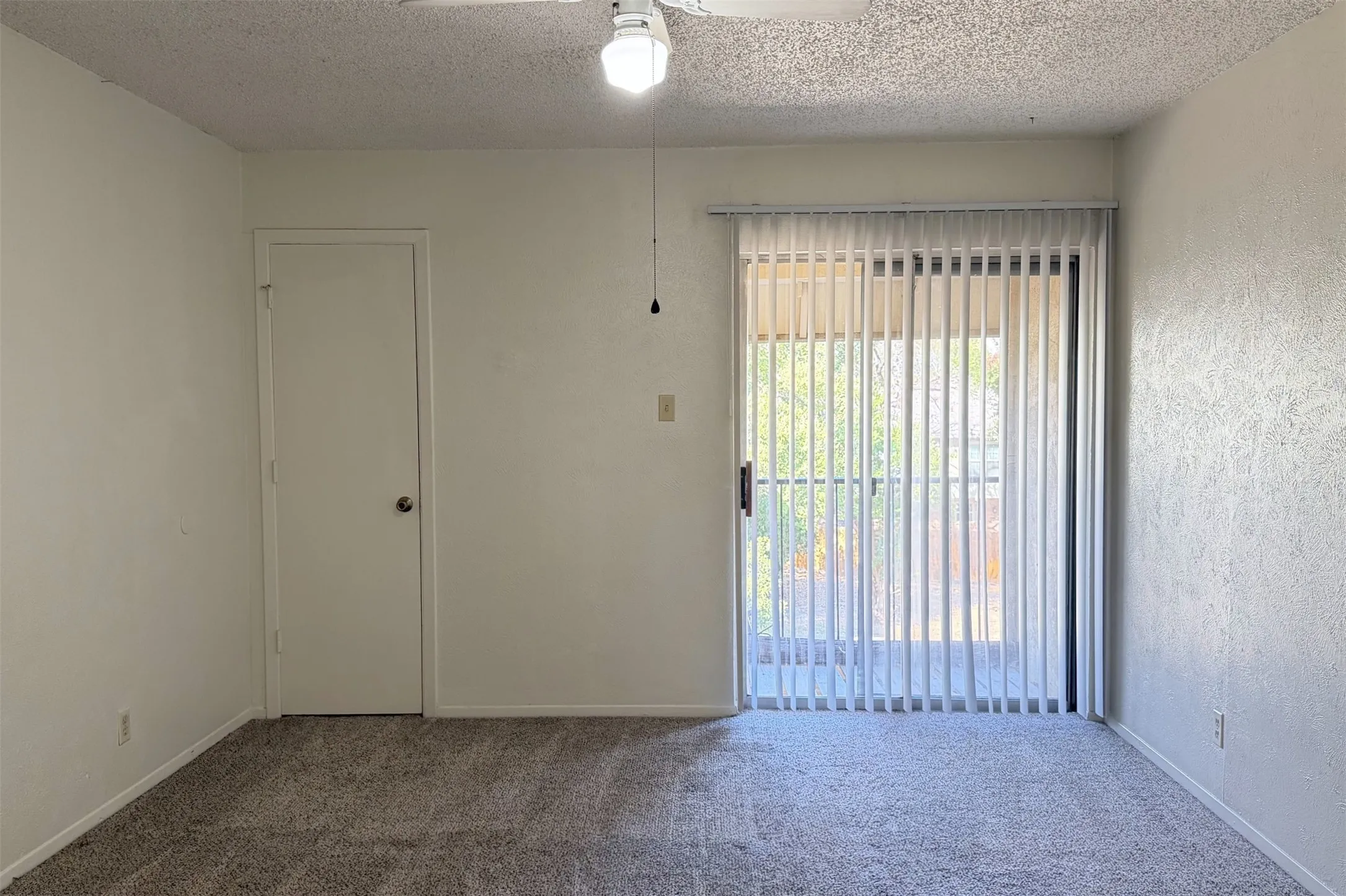 Quadruplex For Rent in Denton County , 1913 Kingswood Court, Denton, Texas 76205, 2 Bedroom, 2 Bathroom, Garage spaces, 1,420 Sqft, built in 1970, mls#21390734, Real Estate Agent in Denton, Homes For Rent in Denton county, Homes For Rent in Denton, Realtor in Denton Texas, Real Estate Brokerage Independent Realty Texas, Luminita Cordes Realtor