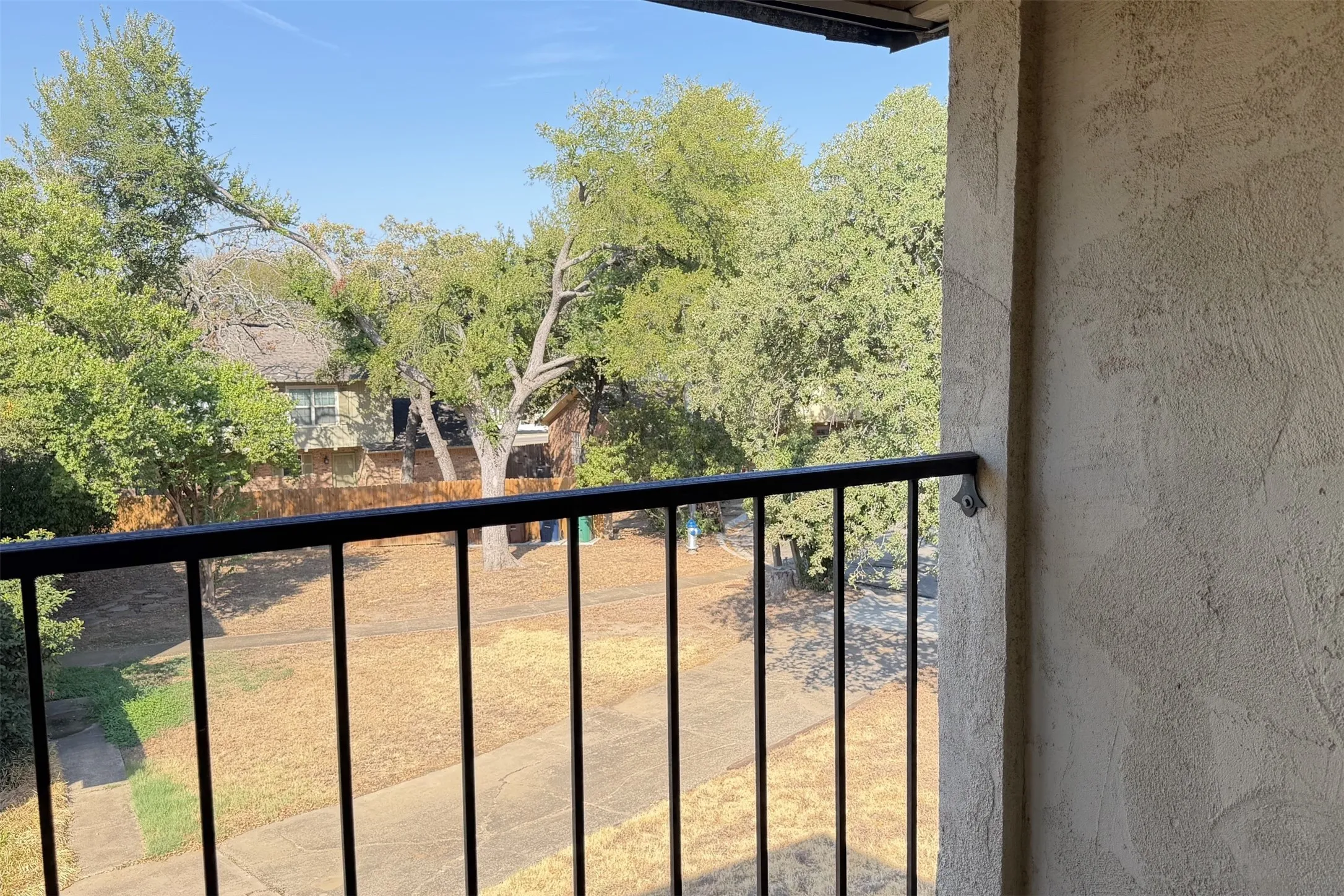 Quadruplex For Rent in Denton County , 1913 Kingswood Court, Denton, Texas 76205, 2 Bedroom, 2 Bathroom, Garage spaces, 1,420 Sqft, built in 1970, mls#21390734, Real Estate Agent in Denton, Homes For Rent in Denton county, Homes For Rent in Denton, Realtor in Denton Texas, Real Estate Brokerage Independent Realty Texas, Luminita Cordes Realtor