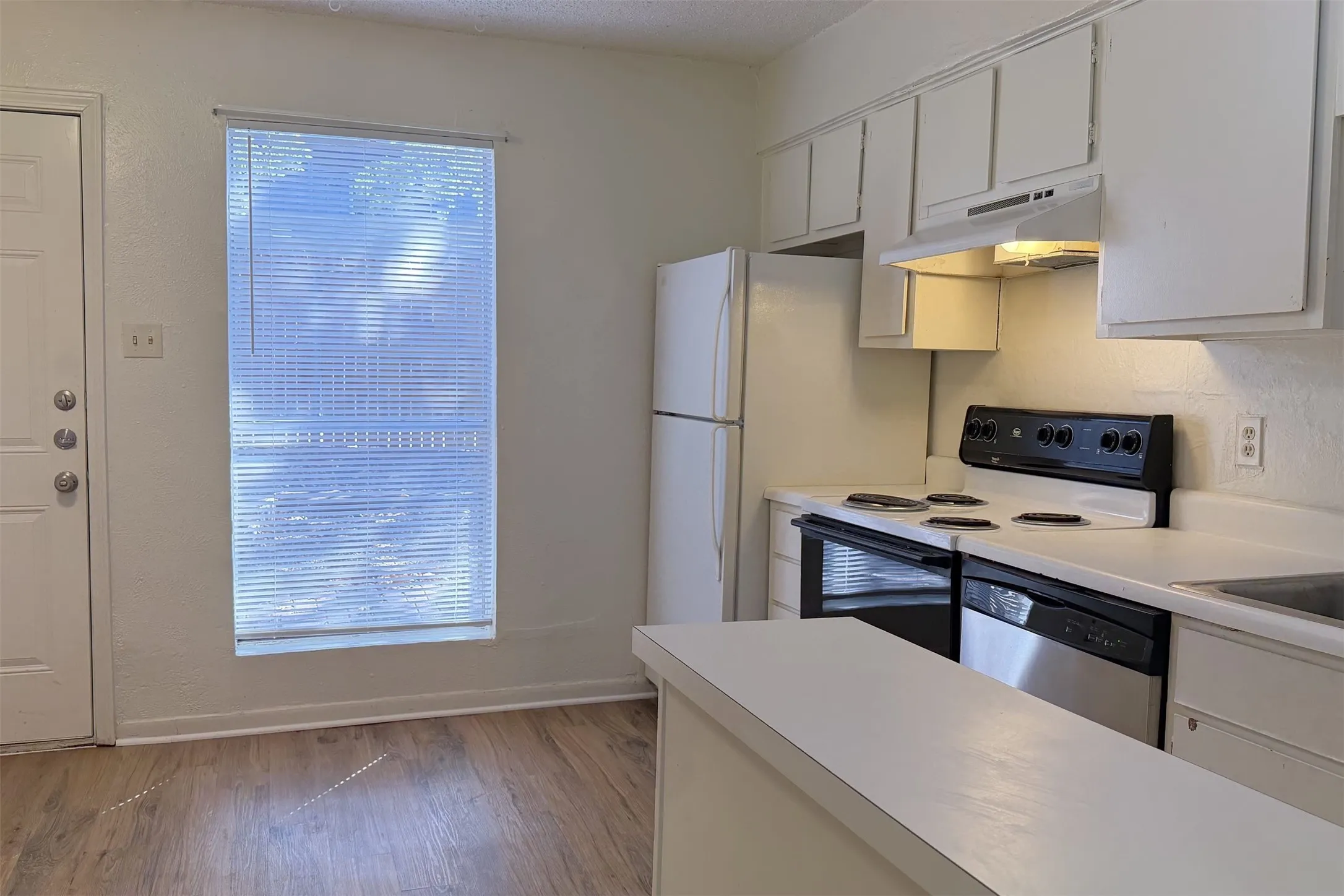 Quadruplex For Rent in Denton County , 1913 Kingswood Court, Denton, Texas 76205, 2 Bedroom, 2 Bathroom, Garage spaces, 1,420 Sqft, built in 1970, mls#21390734, Real Estate Agent in Denton, Homes For Rent in Denton county, Homes For Rent in Denton, Realtor in Denton Texas, Real Estate Brokerage Independent Realty Texas, Luminita Cordes Realtor