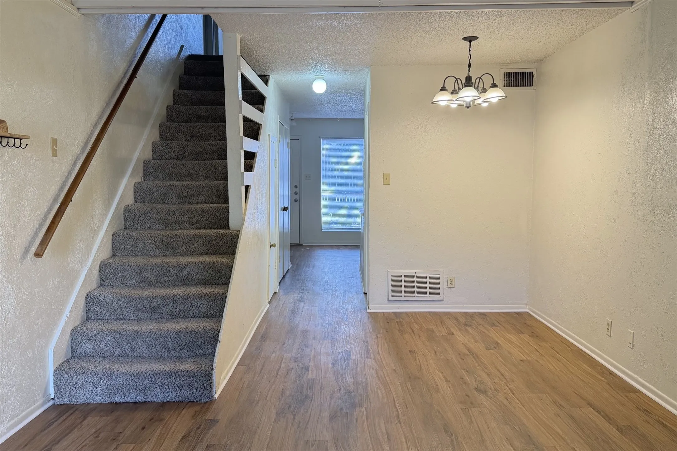 Quadruplex For Rent in Denton County , 1913 Kingswood Court, Denton, Texas 76205, 2 Bedroom, 2 Bathroom, Garage spaces, 1,420 Sqft, built in 1970, mls#21390734, Real Estate Agent in Denton, Homes For Rent in Denton county, Homes For Rent in Denton, Realtor in Denton Texas, Real Estate Brokerage Independent Realty Texas, Luminita Cordes Realtor