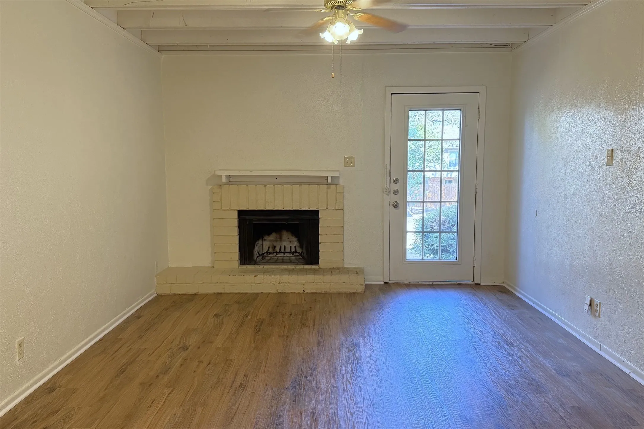 Quadruplex For Rent in Denton County , 1913 Kingswood Court, Denton, Texas 76205, 2 Bedroom, 2 Bathroom, Garage spaces, 1,420 Sqft, built in 1970, mls#21390734, Real Estate Agent in Denton, Homes For Rent in Denton county, Homes For Rent in Denton, Realtor in Denton Texas, Real Estate Brokerage Independent Realty Texas, Luminita Cordes Realtor