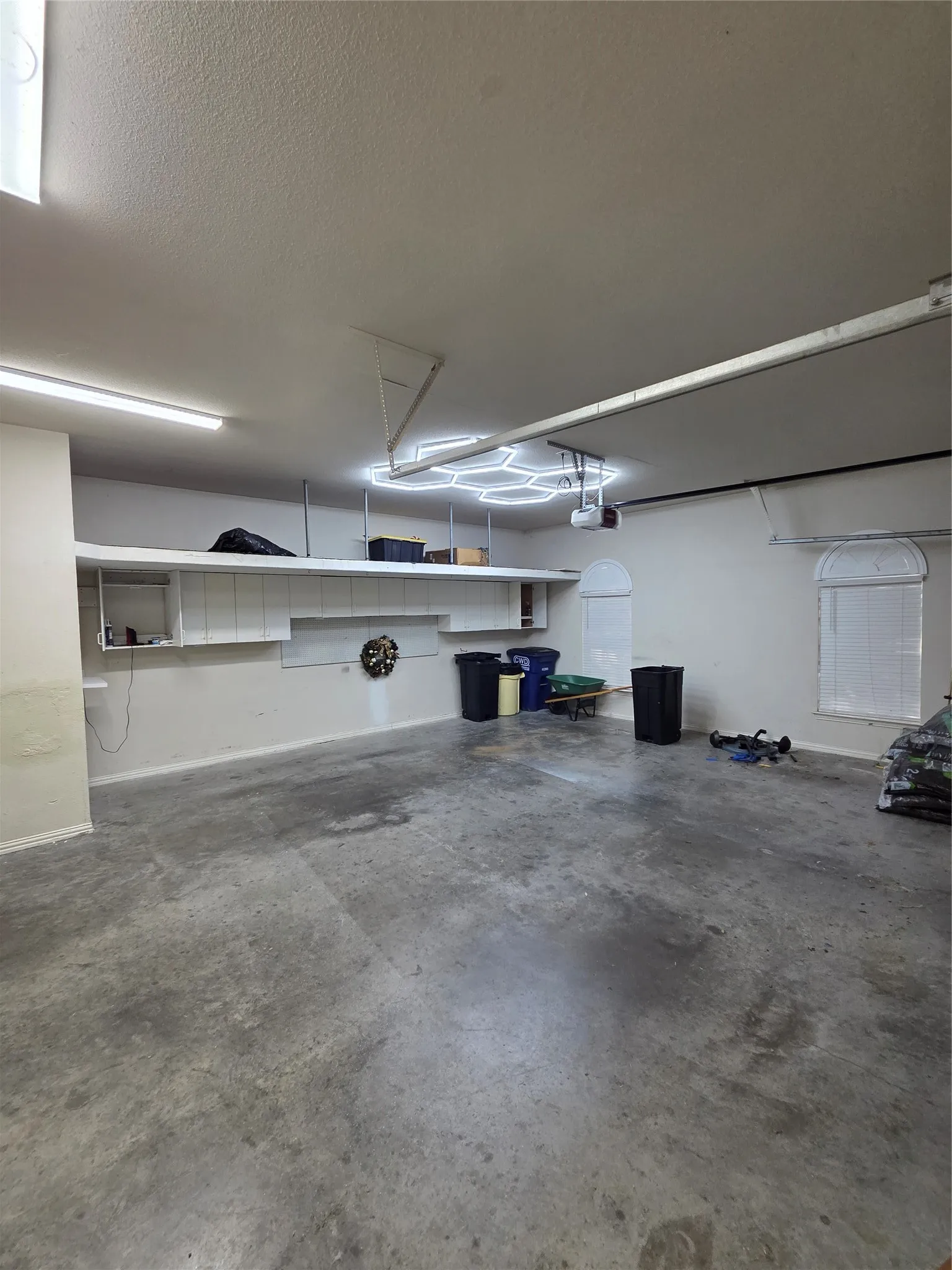 Single Family Residence For Rent in Denton County , 1670 Oak Ridge Drive, Corinth, Texas 76210, 4 Bedroom, 3 Bathroom, 3 Garage spaces, 3,121 Sqft, built in 1999, mls#21390765, Real Estate Agent in Corinth, Homes For Rent in Denton county, Homes For Rent in Corinth, Realtor in Corinth Texas, Real Estate Brokerage Independent Realty Texas, Luminita Cordes Realtor