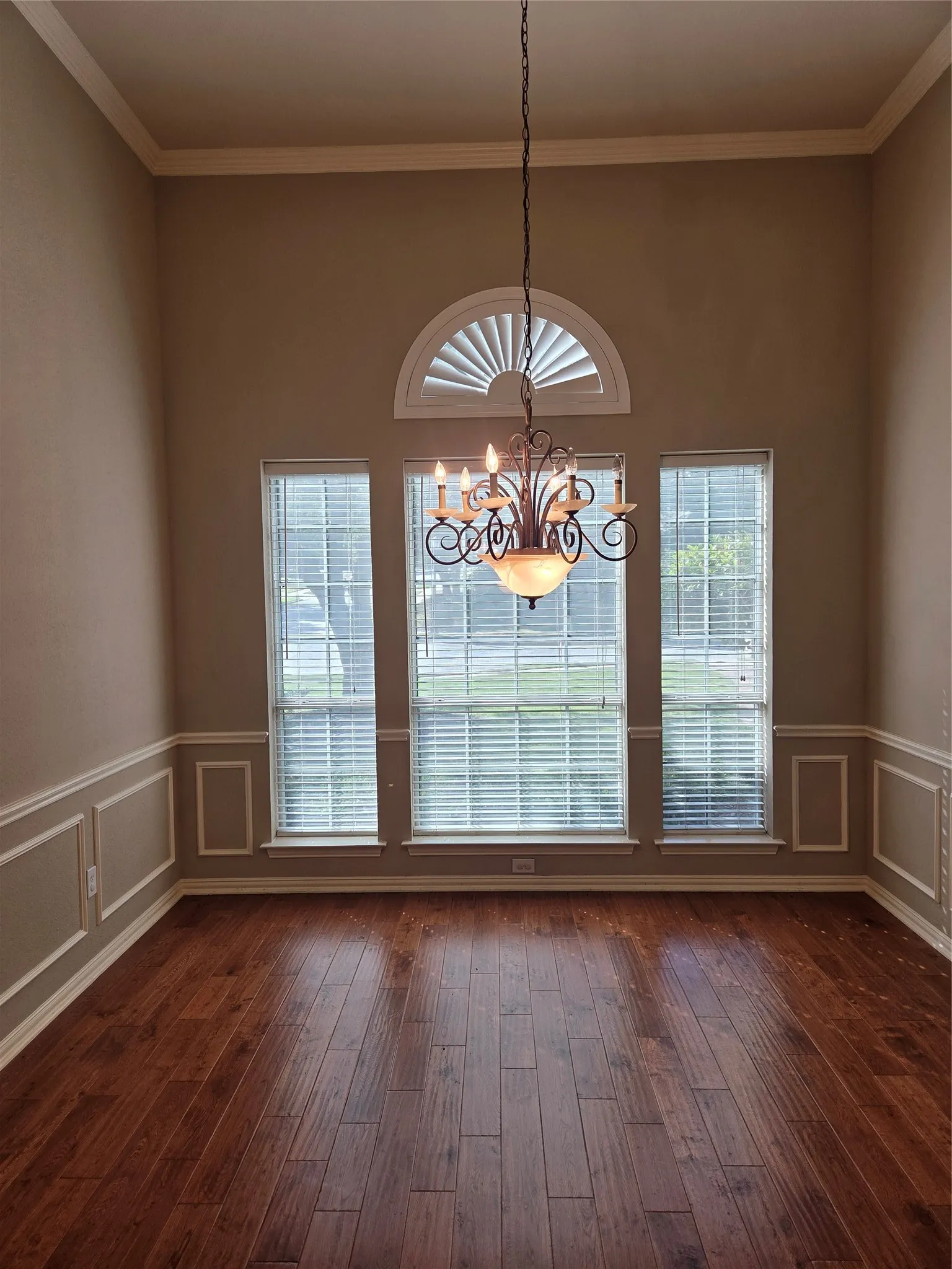 Single Family Residence For Rent in Denton County , 1670 Oak Ridge Drive, Corinth, Texas 76210, 4 Bedroom, 3 Bathroom, 3 Garage spaces, 3,121 Sqft, built in 1999, mls#21390765, Real Estate Agent in Corinth, Homes For Rent in Denton county, Homes For Rent in Corinth, Realtor in Corinth Texas, Real Estate Brokerage Independent Realty Texas, Luminita Cordes Realtor