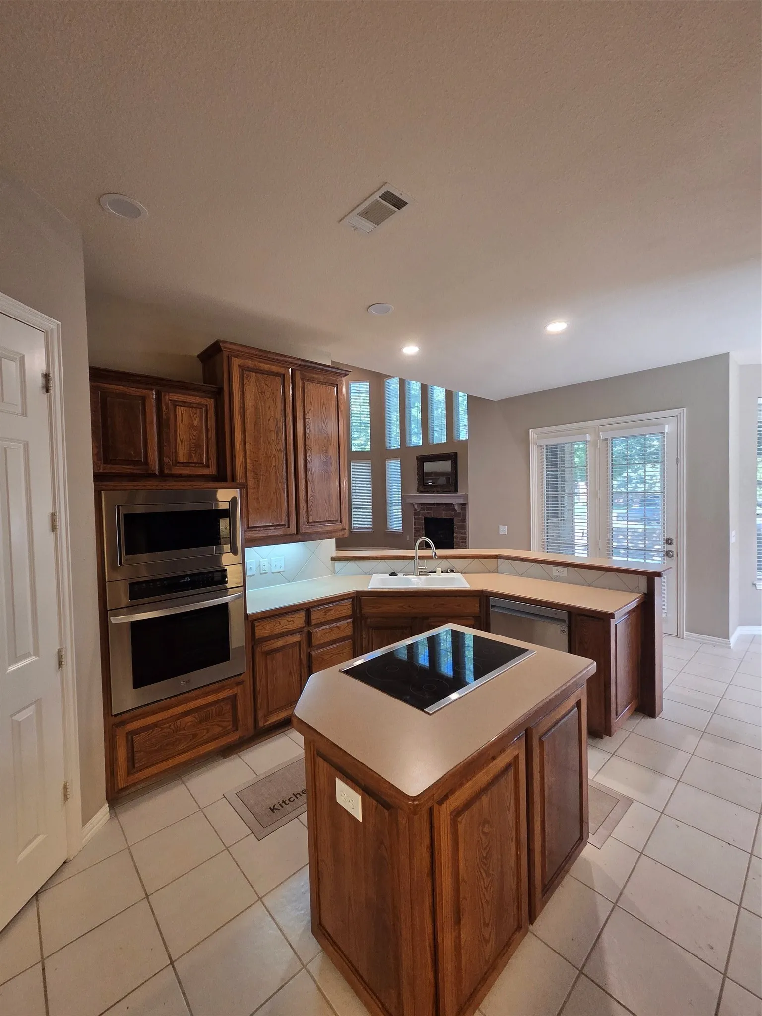 Single Family Residence For Rent in Denton County , 1670 Oak Ridge Drive, Corinth, Texas 76210, 4 Bedroom, 3 Bathroom, 3 Garage spaces, 3,121 Sqft, built in 1999, mls#21390765, Real Estate Agent in Corinth, Homes For Rent in Denton county, Homes For Rent in Corinth, Realtor in Corinth Texas, Real Estate Brokerage Independent Realty Texas, Luminita Cordes Realtor