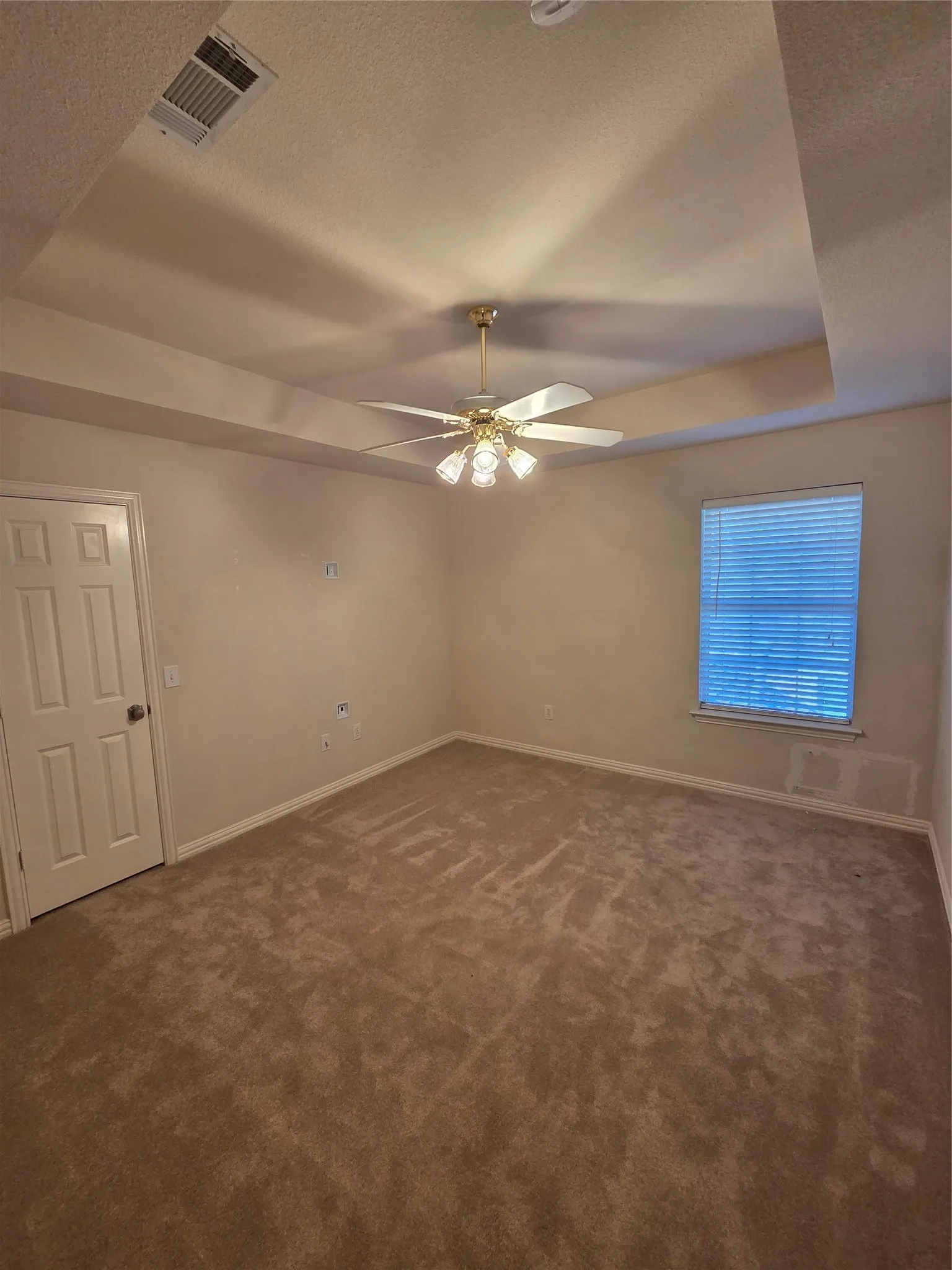Single Family Residence For Rent in Denton County , 1670 Oak Ridge Drive, Corinth, Texas 76210, 4 Bedroom, 3 Bathroom, 3 Garage spaces, 3,121 Sqft, built in 1999, mls#21390765, Real Estate Agent in Corinth, Homes For Rent in Denton county, Homes For Rent in Corinth, Realtor in Corinth Texas, Real Estate Brokerage Independent Realty Texas, Luminita Cordes Realtor