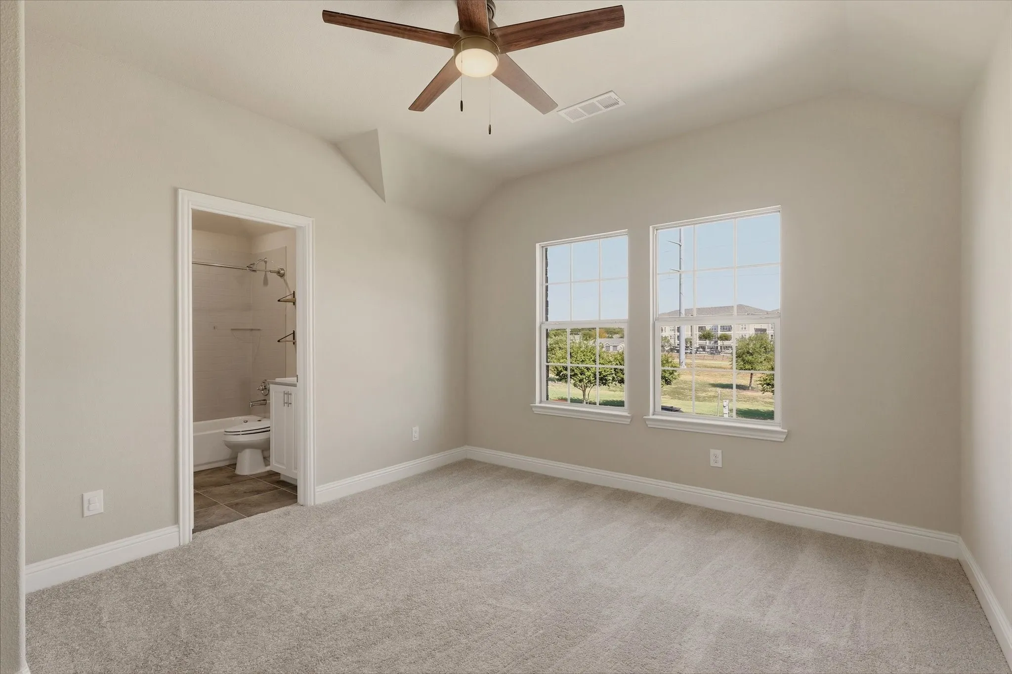 Single Family Residence For Sale in Collin County , 3405 Melrose Court, Wylie, Texas 75098, 4 Bedroom, 4 Bathroom, 2 Garage spaces, 3,098 Sqft, built in 2020, mls#21390589, Real Estate Agent in Wylie, Homes For Sale in Collin county, Homes For Sale in Wylie, Realtor in Wylie Texas, Real Estate Brokerage Independent Realty Texas, Luminita Cordes Realtor