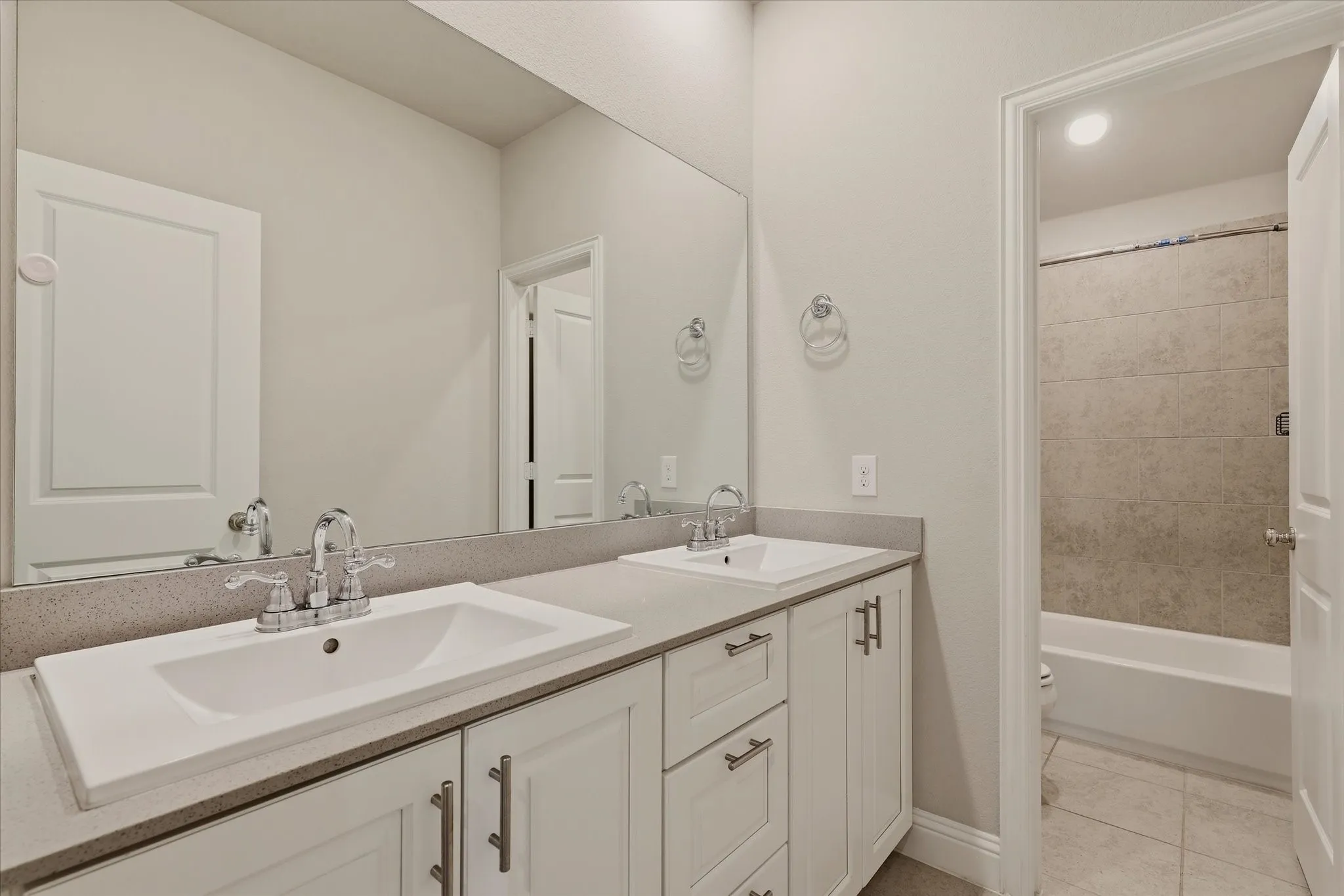 Single Family Residence For Sale in Collin County , 3405 Melrose Court, Wylie, Texas 75098, 4 Bedroom, 4 Bathroom, 2 Garage spaces, 3,098 Sqft, built in 2020, mls#21390589, Real Estate Agent in Wylie, Homes For Sale in Collin county, Homes For Sale in Wylie, Realtor in Wylie Texas, Real Estate Brokerage Independent Realty Texas, Luminita Cordes Realtor