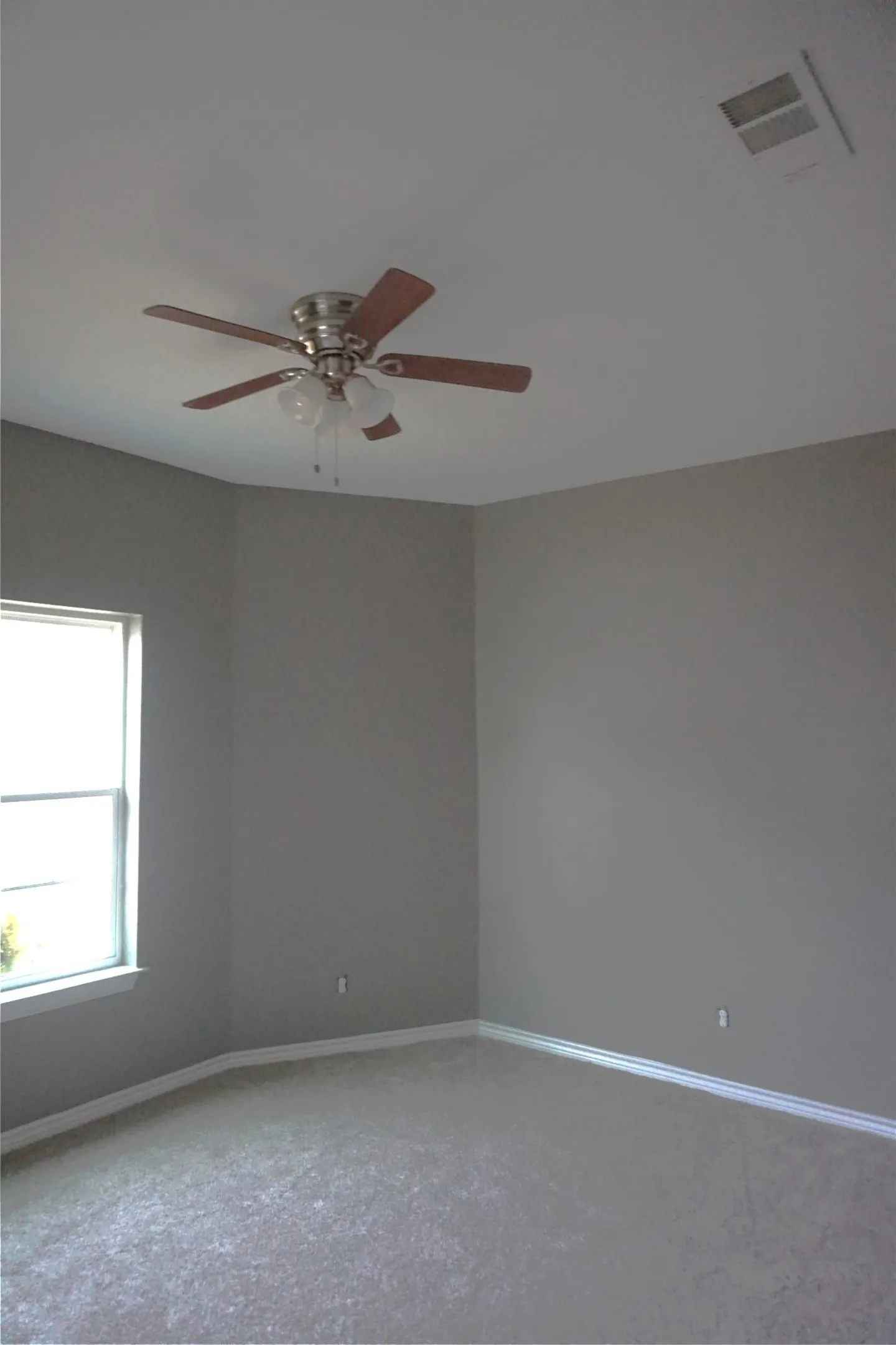 Single Family Residence For Sale in Grayson County , 127 E Hull Street, Denison, Texas 75021, 3 Bedroom, 2 Bathroom, Garage spaces, 1,157 Sqft, built in 1920, mls#21390769, Real Estate Agent in Denison, Homes For Sale in Grayson county, Homes For Sale in Denison, Realtor in Denison Texas, Real Estate Brokerage Independent Realty Texas, Luminita Cordes Realtor