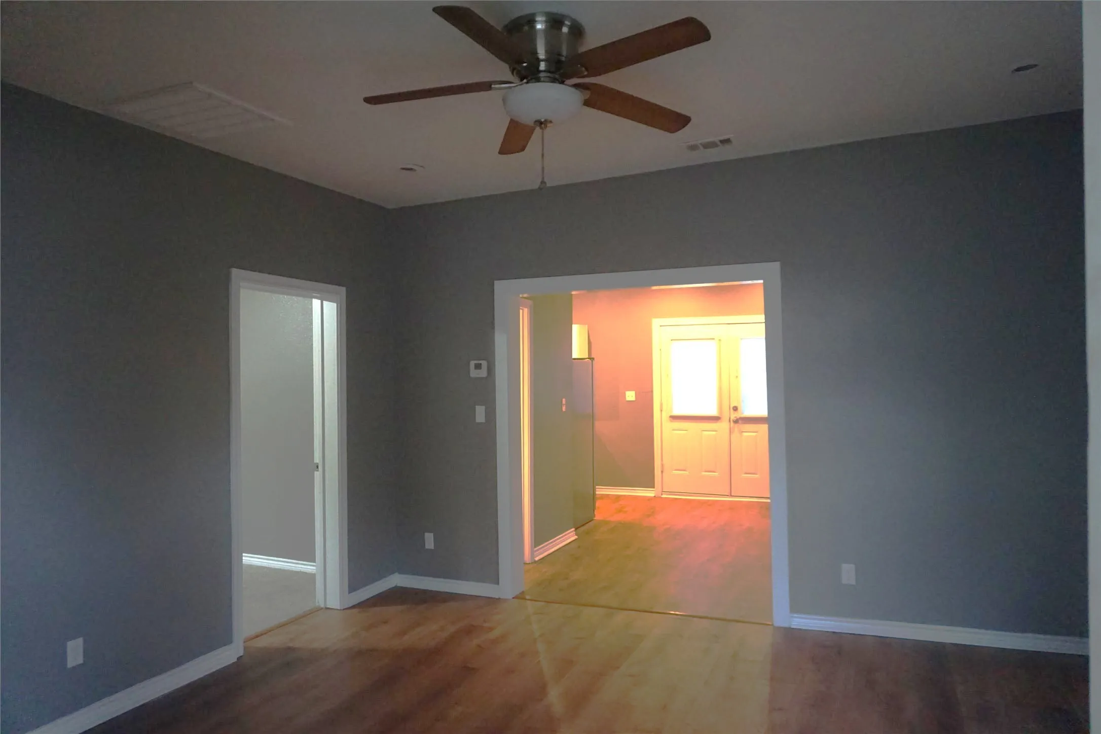 Single Family Residence For Sale in Grayson County , 127 E Hull Street, Denison, Texas 75021, 3 Bedroom, 2 Bathroom, Garage spaces, 1,157 Sqft, built in 1920, mls#21390769, Real Estate Agent in Denison, Homes For Sale in Grayson county, Homes For Sale in Denison, Realtor in Denison Texas, Real Estate Brokerage Independent Realty Texas, Luminita Cordes Realtor