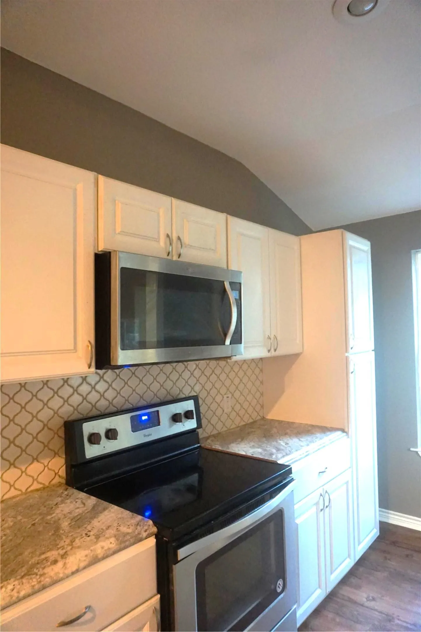 Single Family Residence For Sale in Grayson County , 127 E Hull Street, Denison, Texas 75021, 3 Bedroom, 2 Bathroom, Garage spaces, 1,157 Sqft, built in 1920, mls#21390769, Real Estate Agent in Denison, Homes For Sale in Grayson county, Homes For Sale in Denison, Realtor in Denison Texas, Real Estate Brokerage Independent Realty Texas, Luminita Cordes Realtor