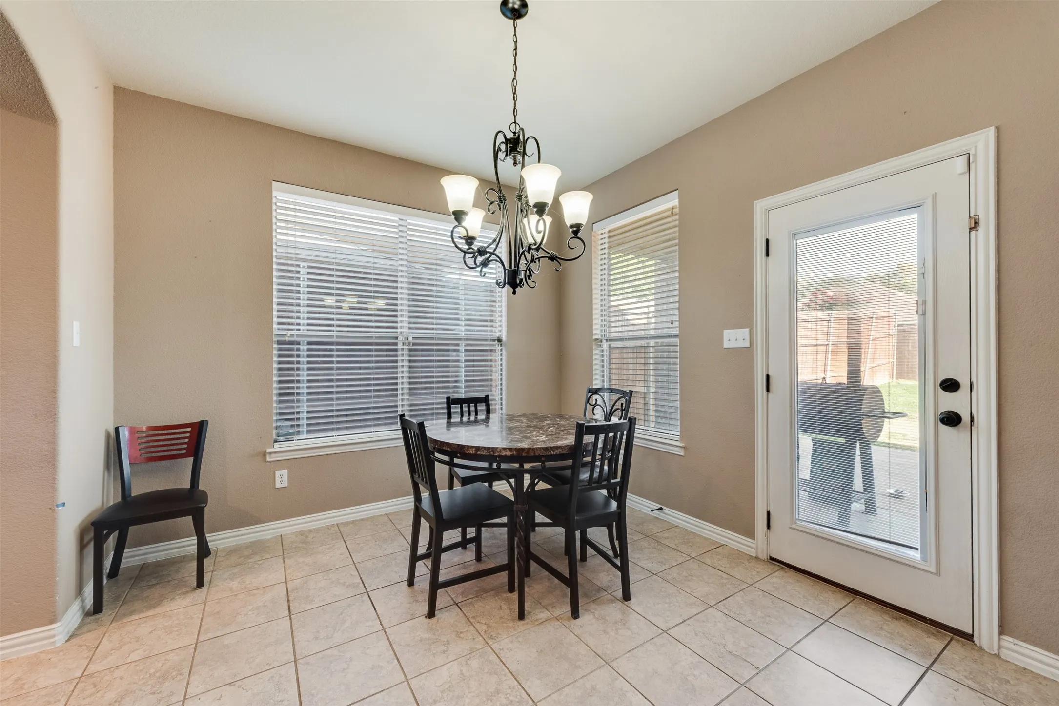 Single Family Residence For Sale in Tarrant County , 4513 Westcliffe, Mansfield, Texas 76063, 4 Bedroom, 3 Bathroom, 2 Garage spaces, 2,969 Sqft, built in 2009, mls#21329887, Real Estate Agent in Mansfield, Homes For Sale in Tarrant county, Homes For Sale in Mansfield, Realtor in Mansfield Texas, Real Estate Brokerage Independent Realty Texas, Luminita Cordes Realtor