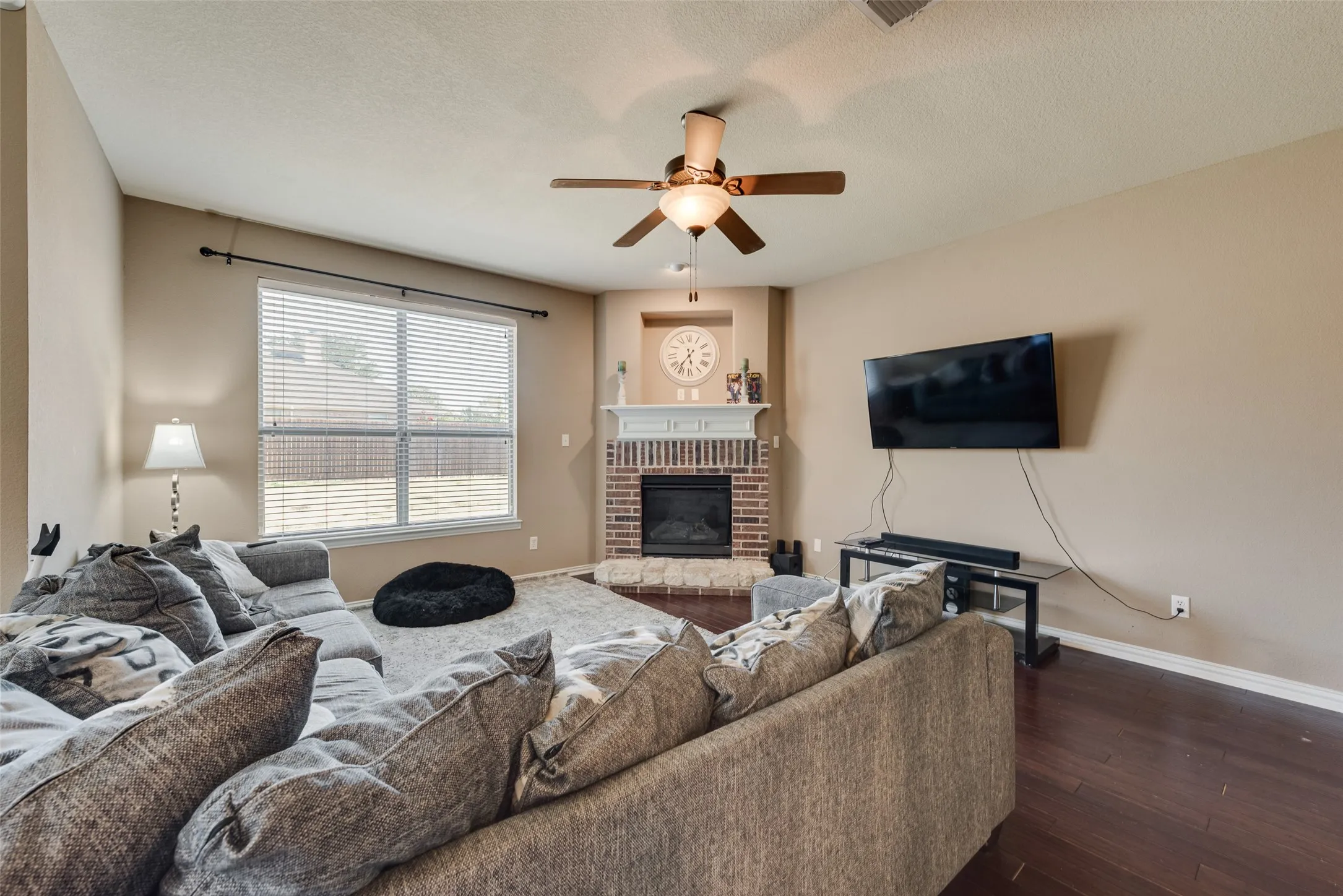 w/fireplace