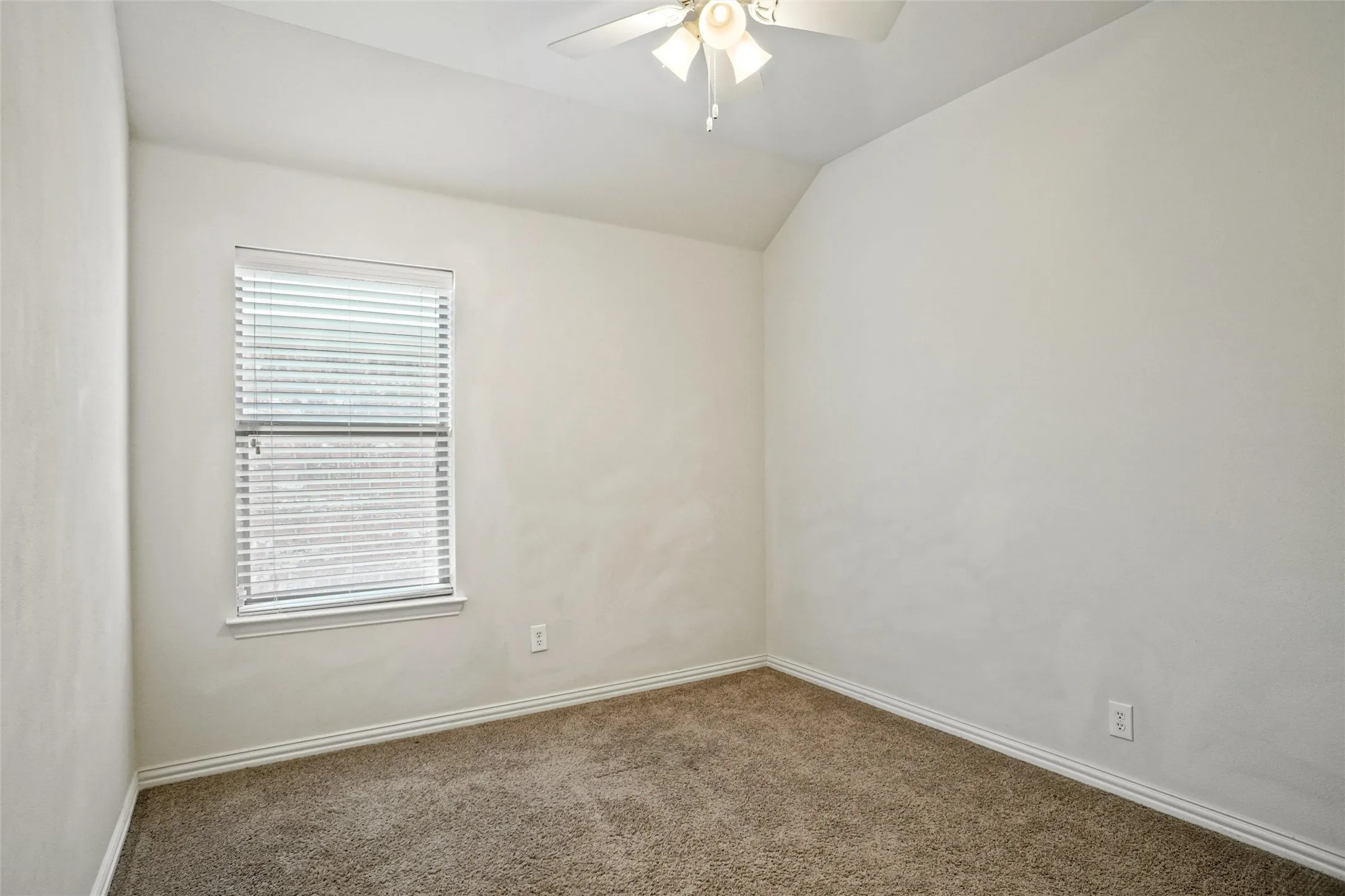 Single Family Residence For Rent in Denton County , 11817 Cape Cod Springs Drive, Frisco, Texas 75036, 3 Bedroom, 2 Bathroom, 2 Garage spaces, 1,794 Sqft, built in 2012, mls#21390777, Real Estate Agent in Frisco, Homes For Rent in Denton county, Homes For Rent in Frisco, Realtor in Frisco Texas, Real Estate Brokerage Independent Realty Texas, Luminita Cordes Realtor