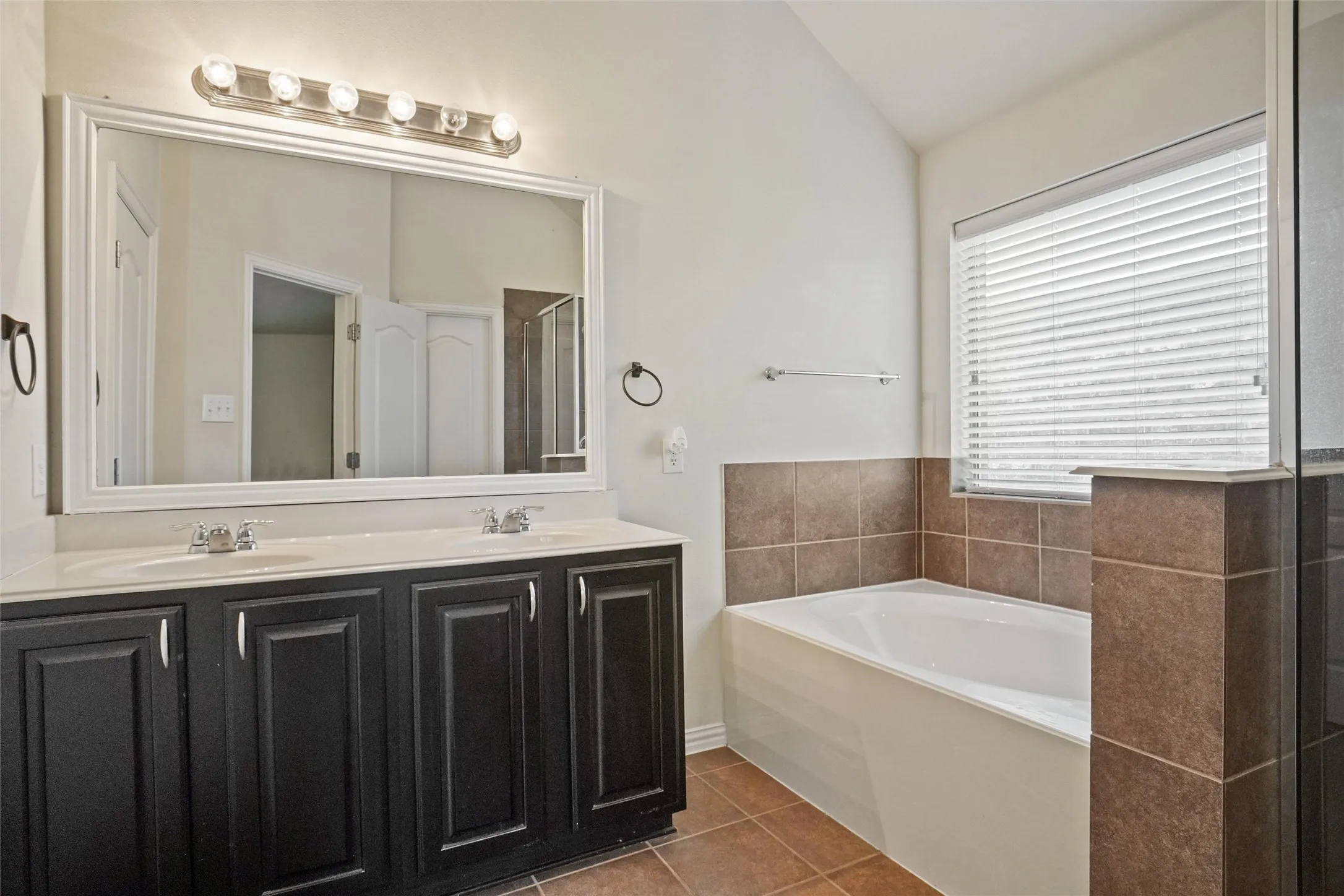 Single Family Residence For Rent in Denton County , 11817 Cape Cod Springs Drive, Frisco, Texas 75036, 3 Bedroom, 2 Bathroom, 2 Garage spaces, 1,794 Sqft, built in 2012, mls#21390777, Real Estate Agent in Frisco, Homes For Rent in Denton county, Homes For Rent in Frisco, Realtor in Frisco Texas, Real Estate Brokerage Independent Realty Texas, Luminita Cordes Realtor