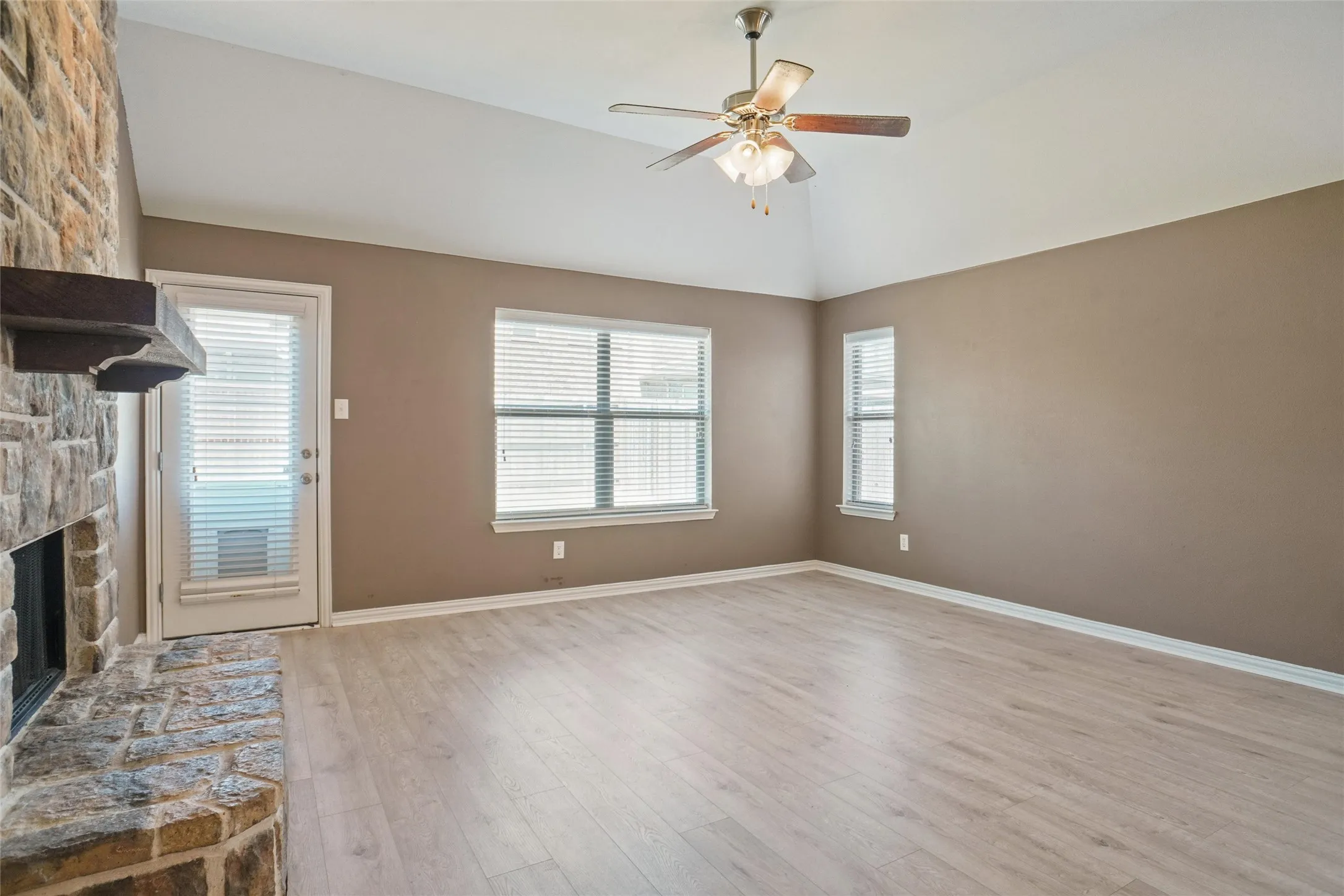 Single Family Residence For Rent in Denton County , 11817 Cape Cod Springs Drive, Frisco, Texas 75036, 3 Bedroom, 2 Bathroom, 2 Garage spaces, 1,794 Sqft, built in 2012, mls#21390777, Real Estate Agent in Frisco, Homes For Rent in Denton county, Homes For Rent in Frisco, Realtor in Frisco Texas, Real Estate Brokerage Independent Realty Texas, Luminita Cordes Realtor
